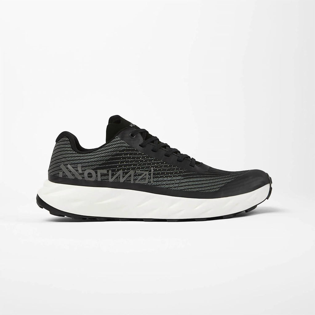 Unisex Kjerag Shoe In Black/grey
