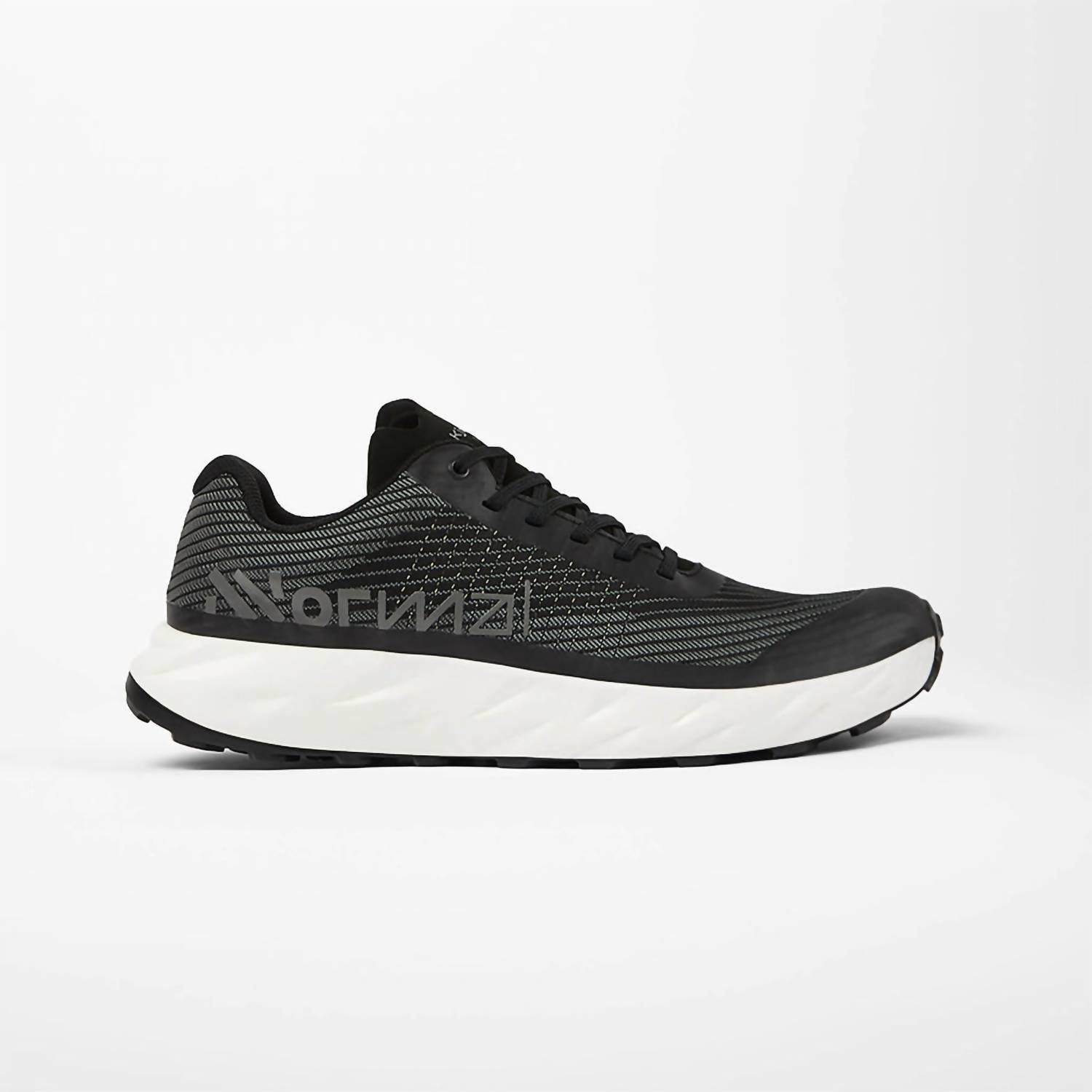 Unisex Kjerag Shoe In Black/grey