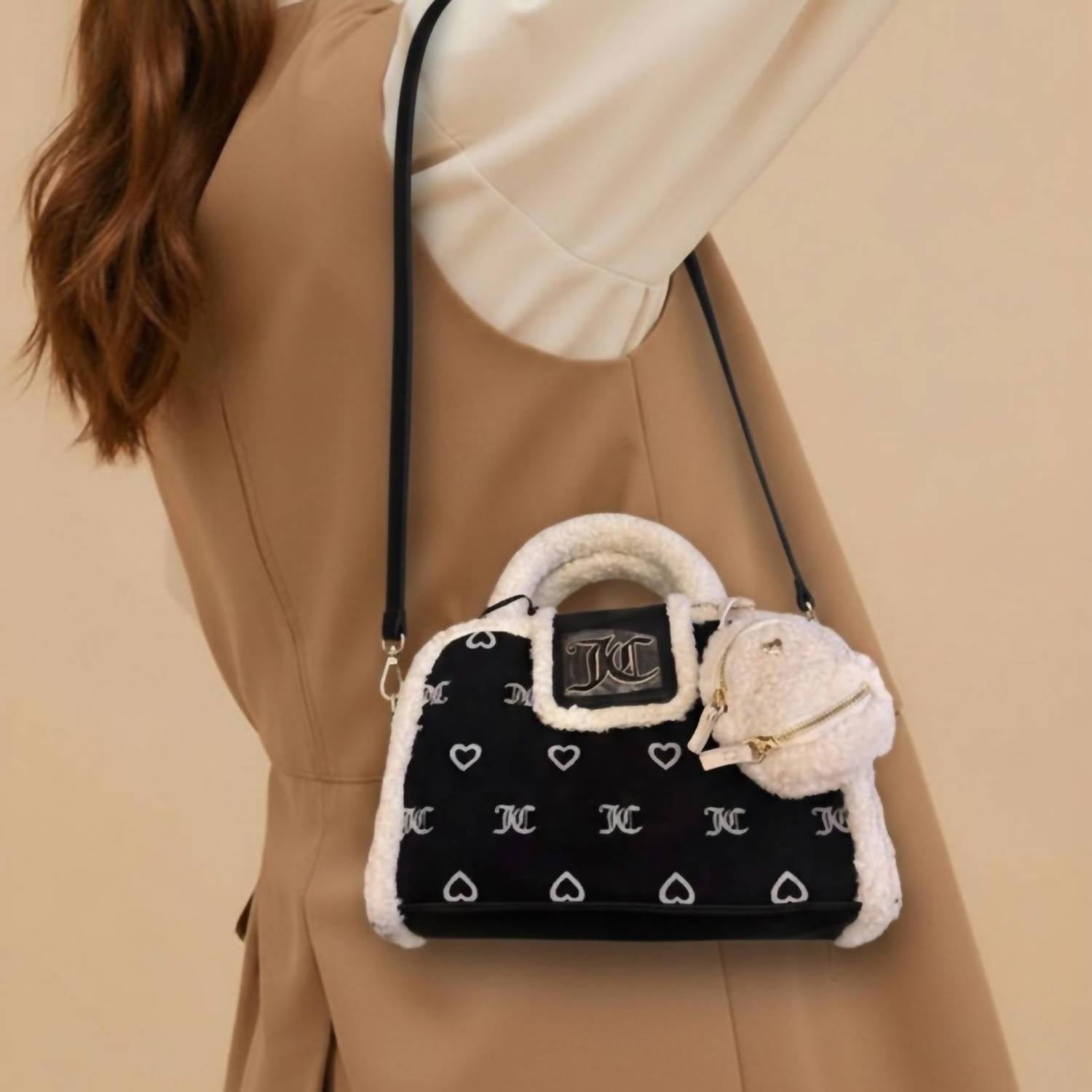 Women's Chic Handbag In Black And White