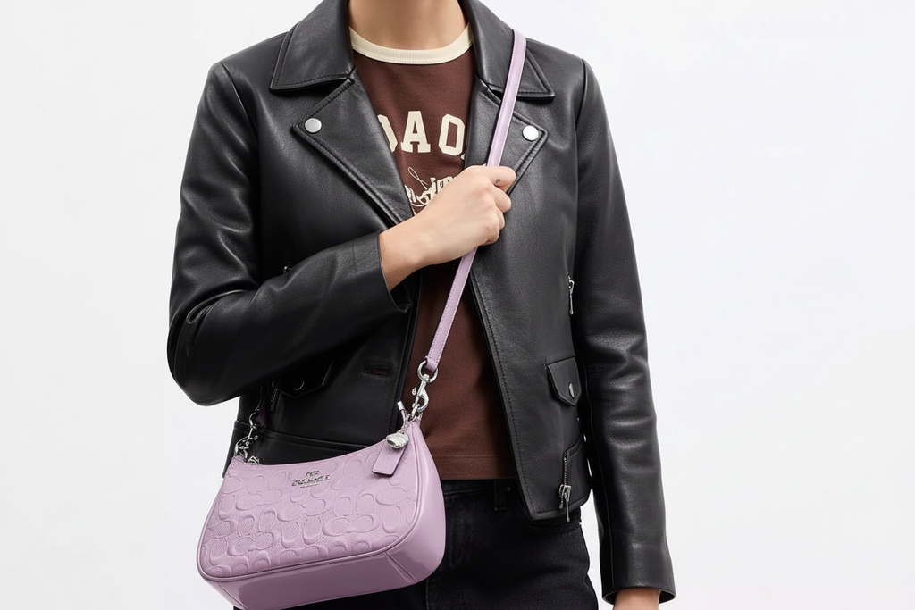 NWT Teri Shoulder Bag In Signature Leather With Heart Charm