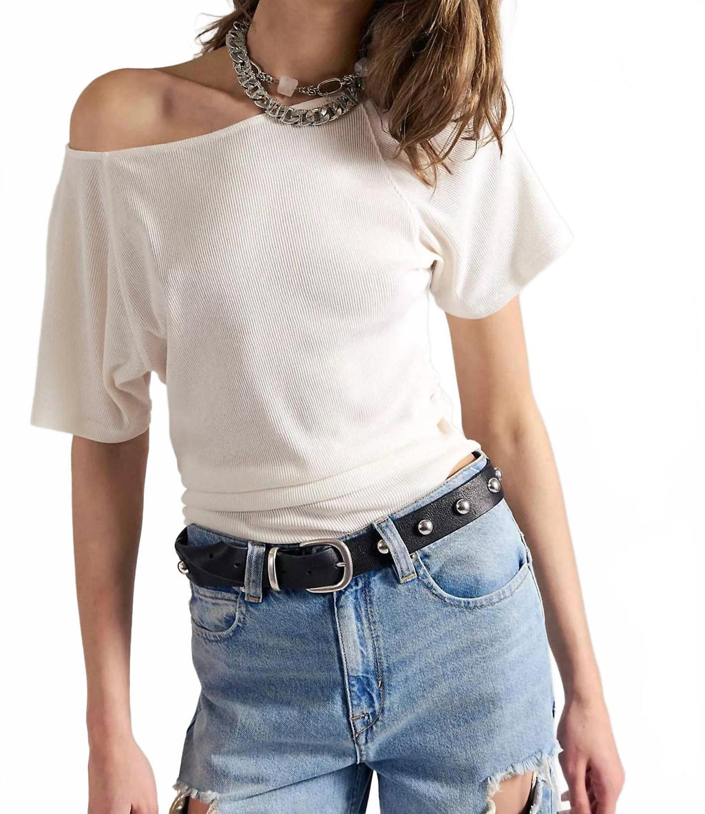 Lucy Off-The-Shoulder Tee In White
