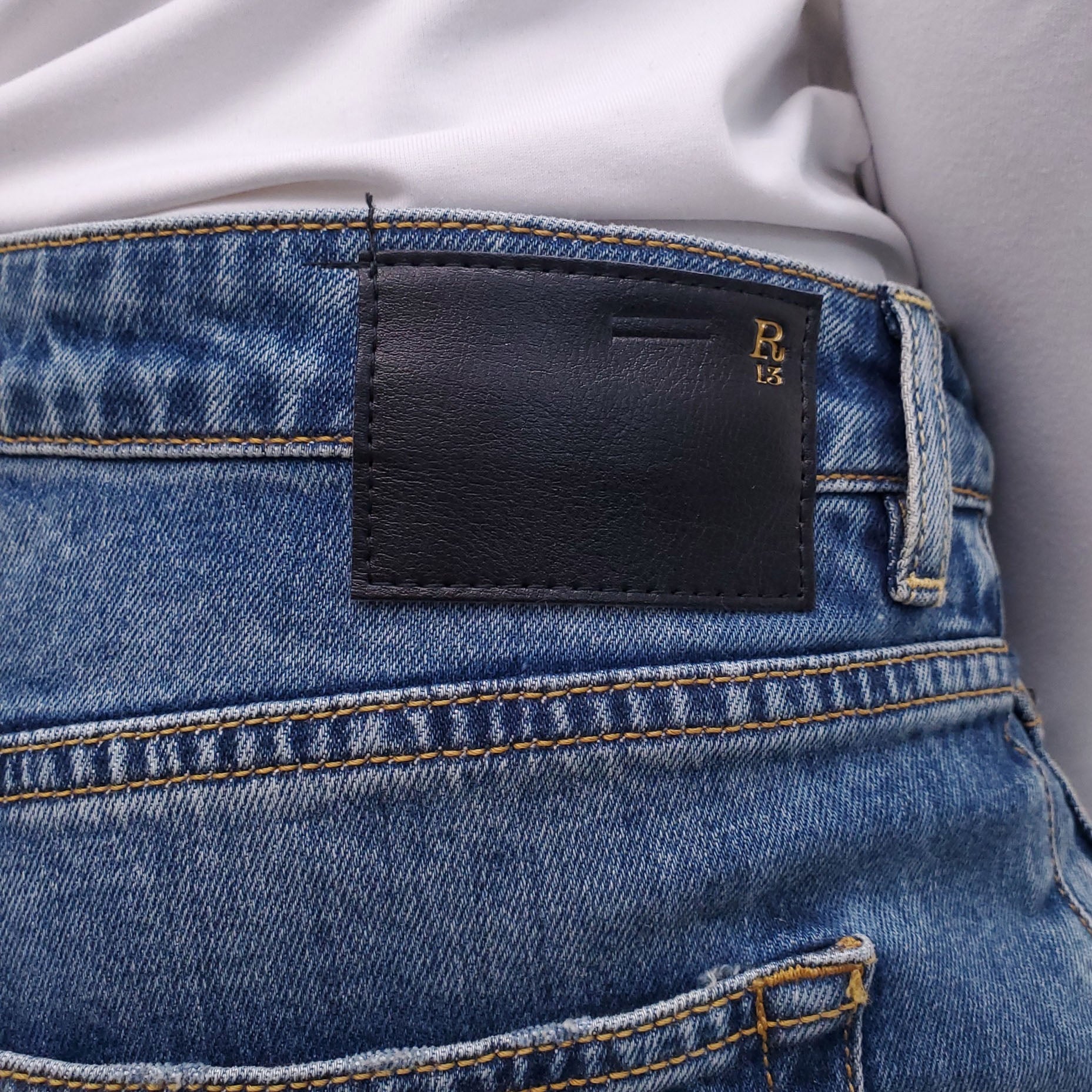 R13 'BOY STRAIGHT' JEANS - SIZE 31