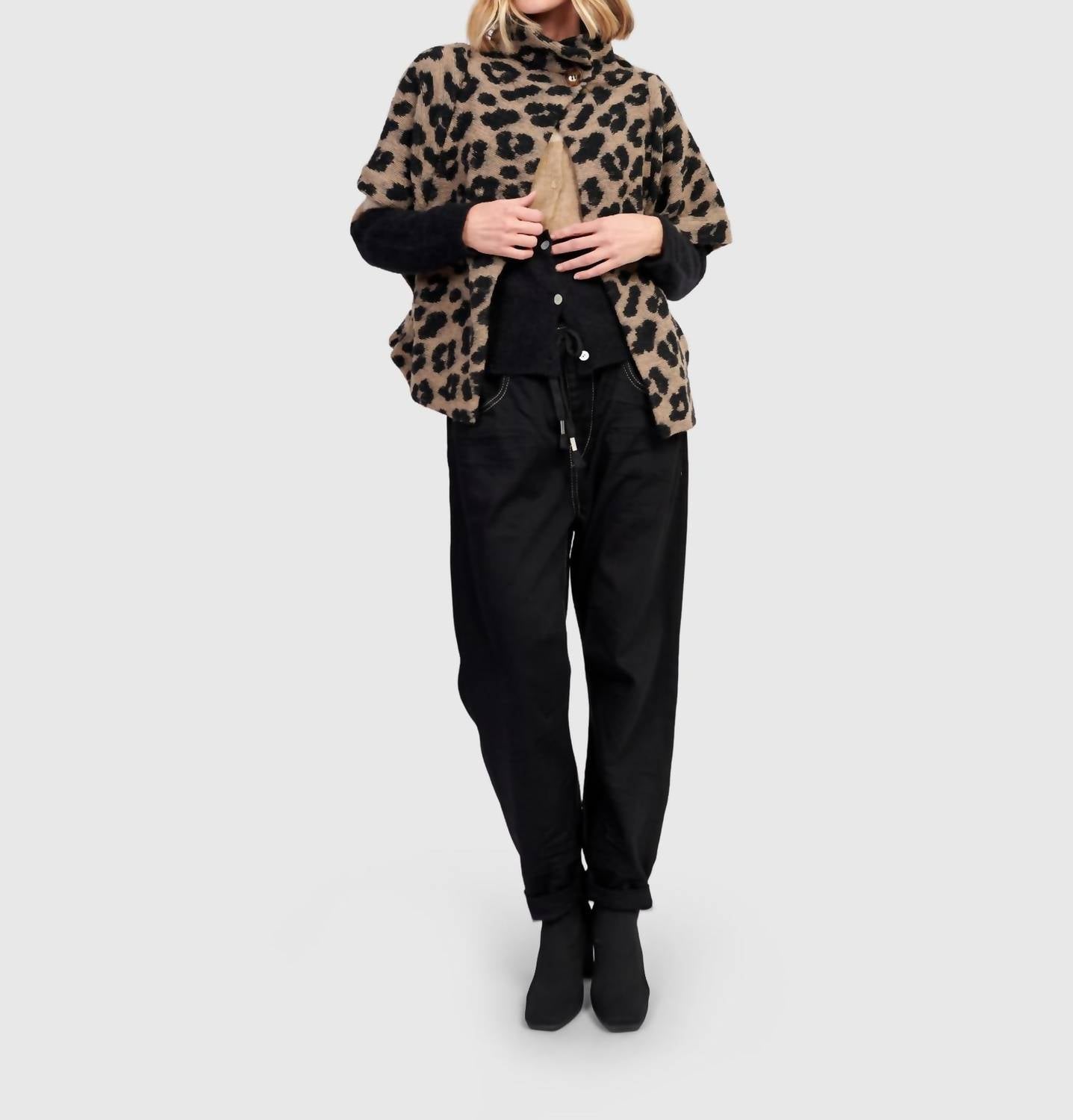 Panthera Cozy Cropped Jacket In Leopard