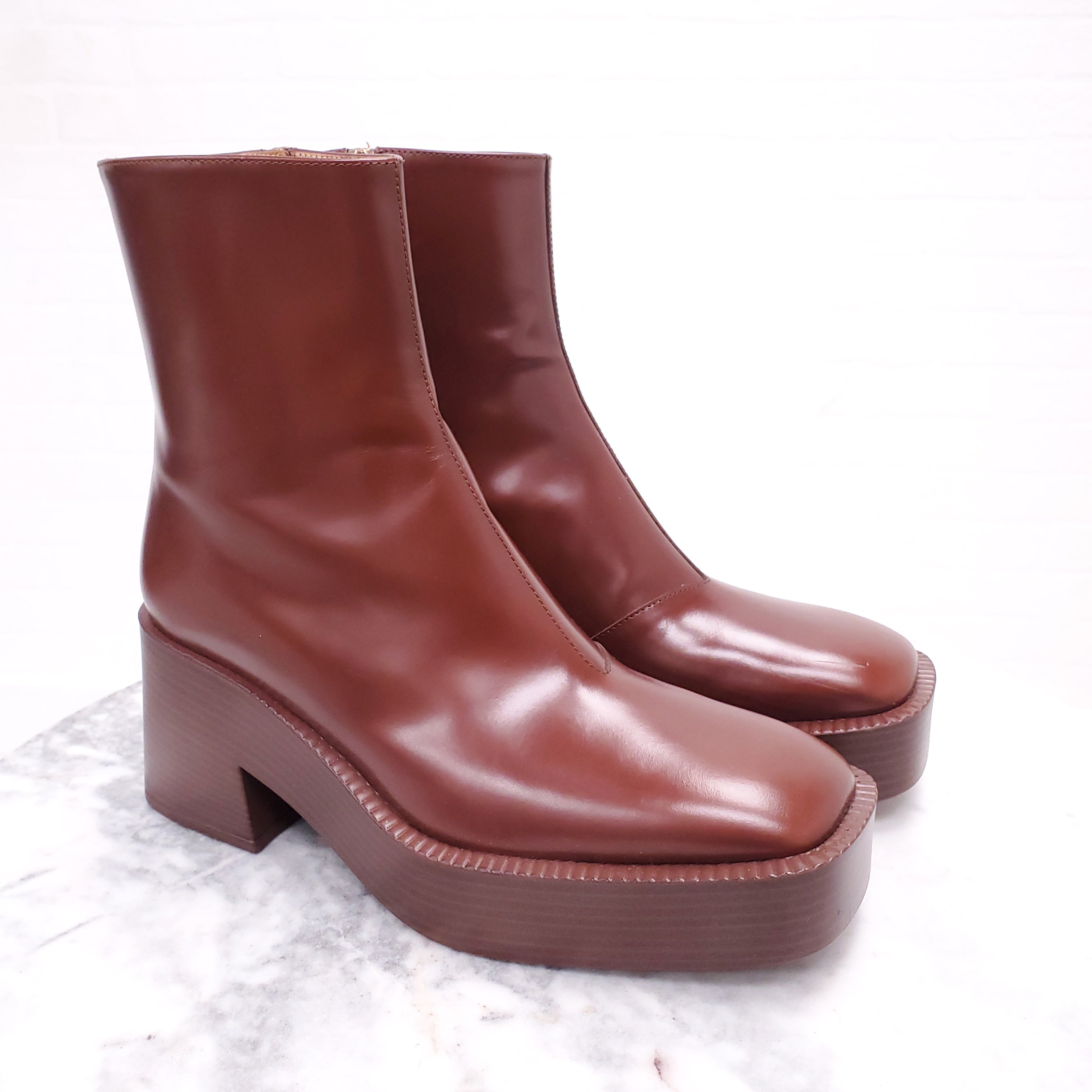 TOD’S BROWN LEATHER BOOTS - SIZE 36