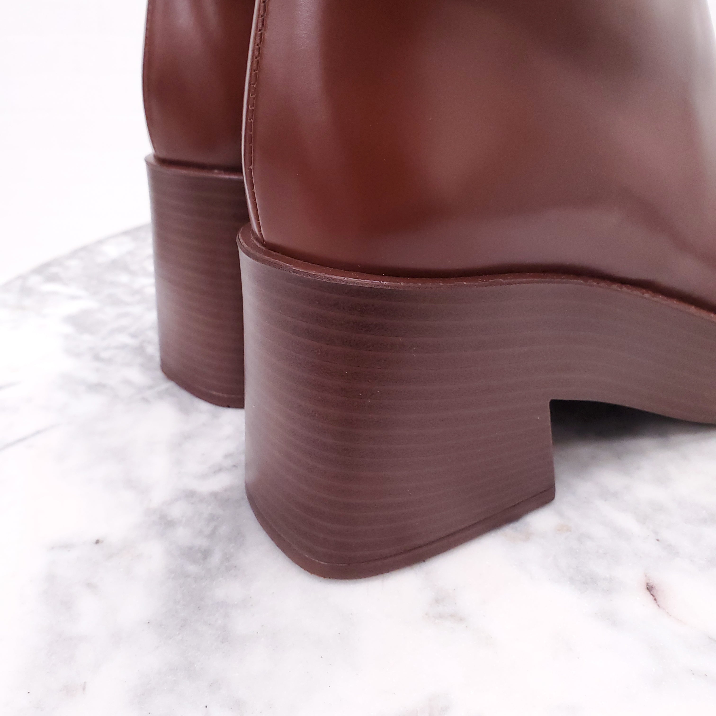 TOD’S BROWN LEATHER BOOTS - SIZE 36