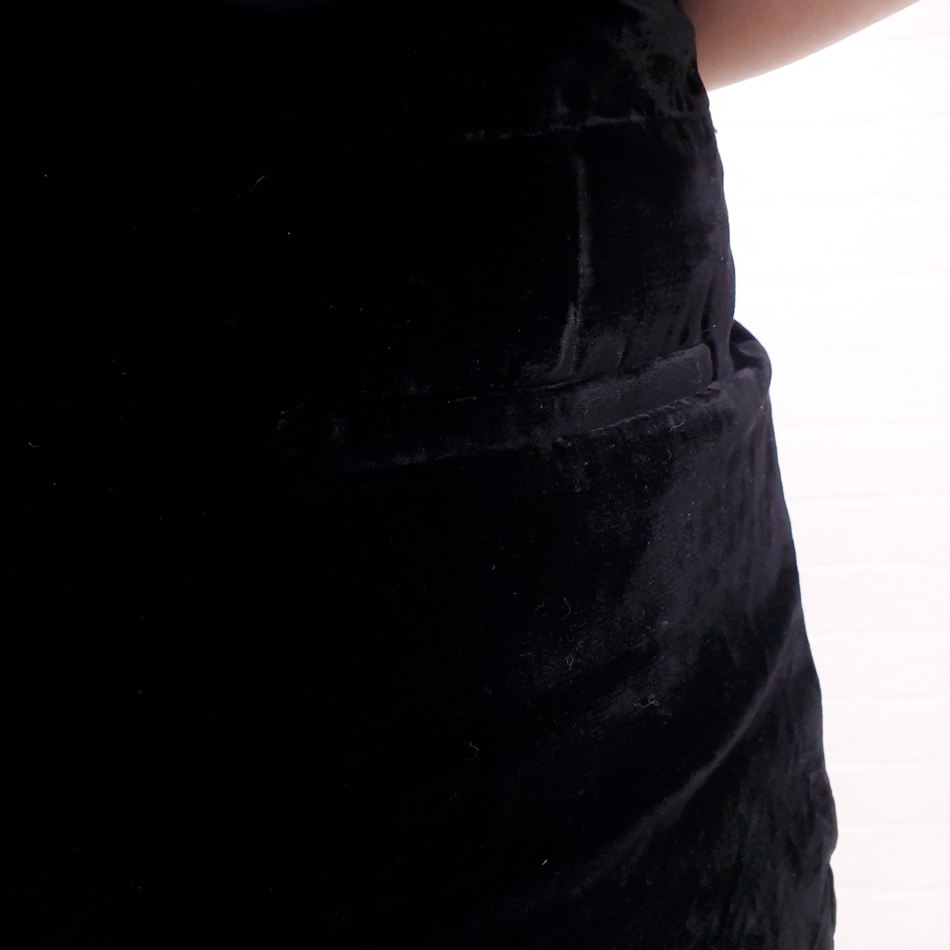 CHANEL BLACK VELVET SKIRT WITH LOGO - SIZE 40