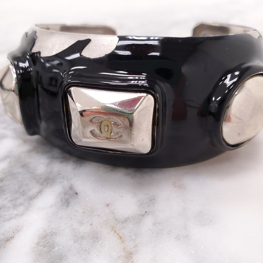 CHANEL VINTAGE BLACK ENAMEL CUFFS
