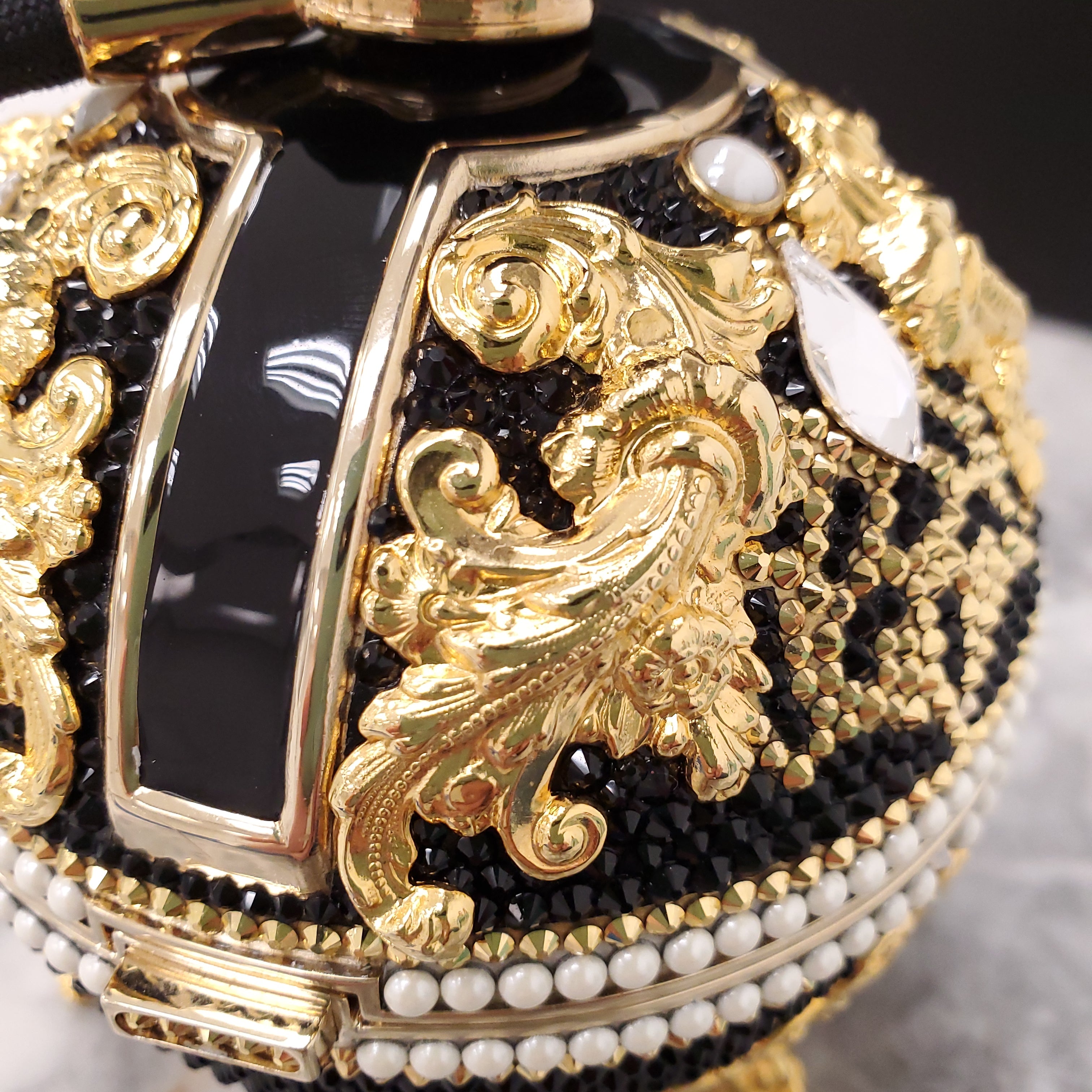 JUDITH LEIBER BAL NOIR CRYSTAL PERFUME MINAUDIERE