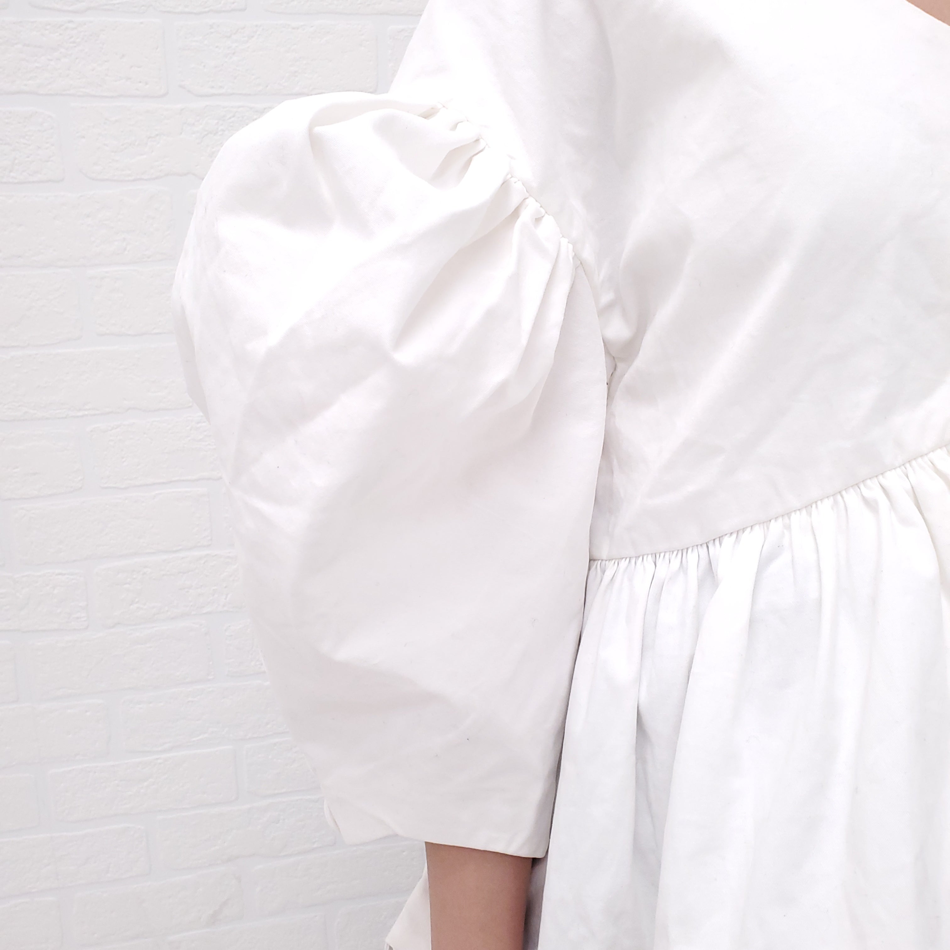 KIKA VARGAS WHITE TOP - SIZE XS