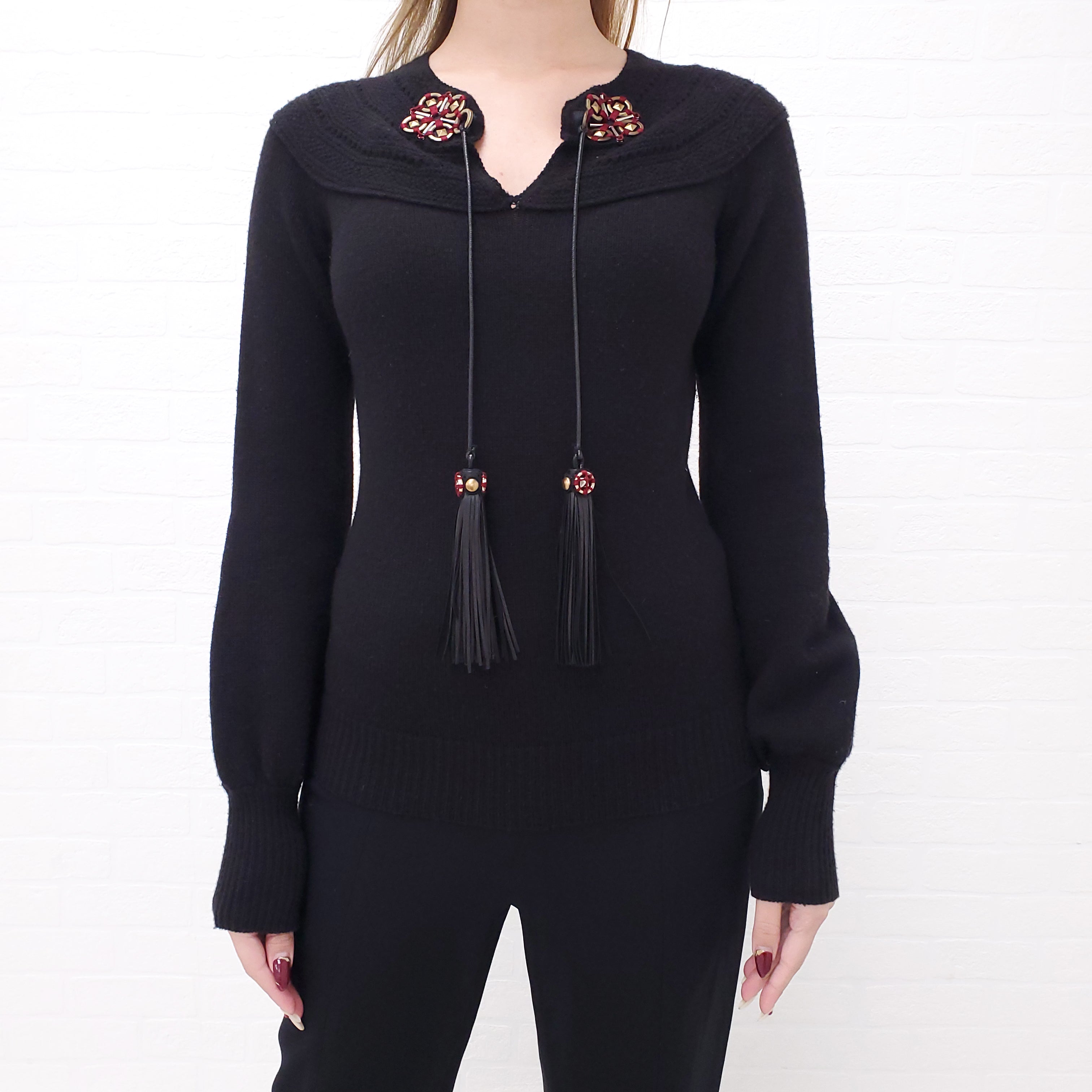 GUCCI BLACK SWEATER WITH TASSEL DETAIL - SIZE M