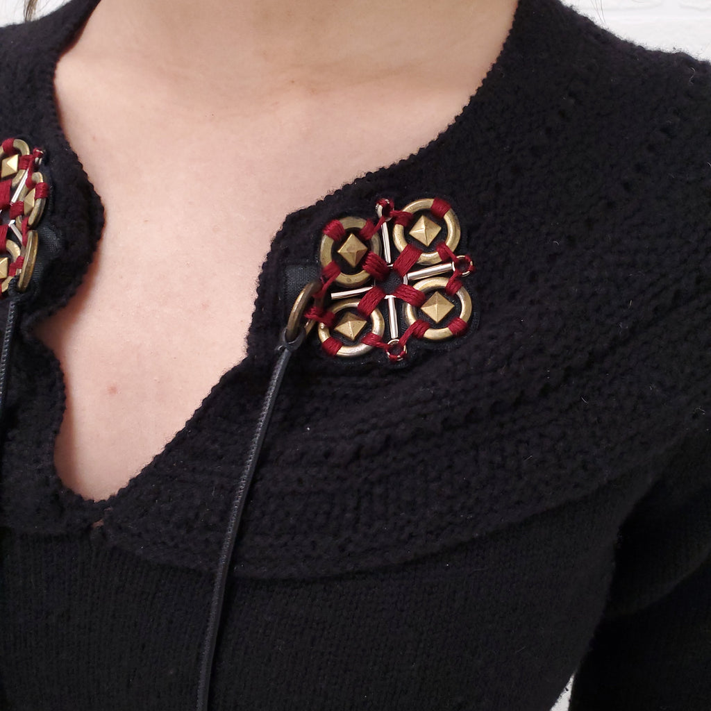 GUCCI BLACK SWEATER WITH TASSEL DETAIL - SIZE M