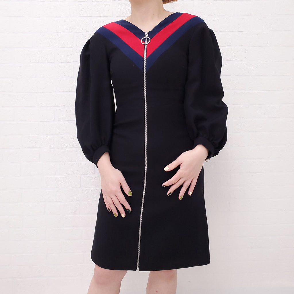 GUCCI BLACK ZIPPER DRESS WITH RED & BLUE STRIPE COLLAR - SIZE 36