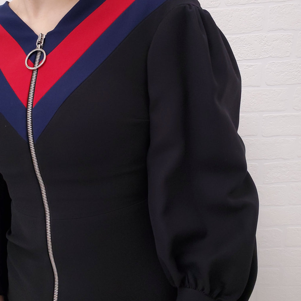 GUCCI BLACK ZIPPER DRESS WITH RED & BLUE STRIPE COLLAR - SIZE 36