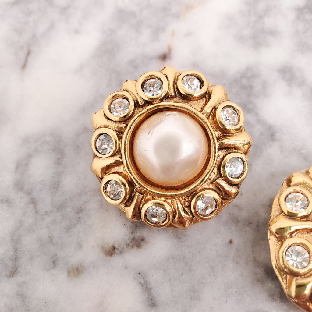 CHANEL PEARL VINTAGE EARRINGS