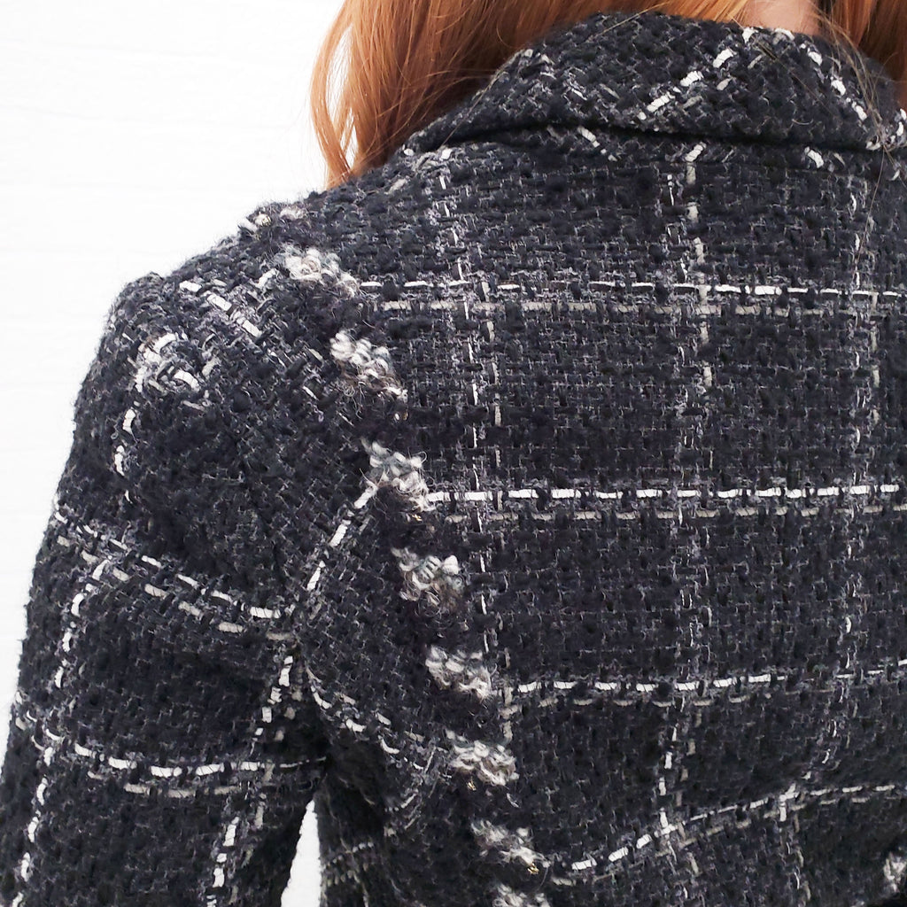 CHANEL TWEED GREY AND WHITE BLAZER - SIZE 38