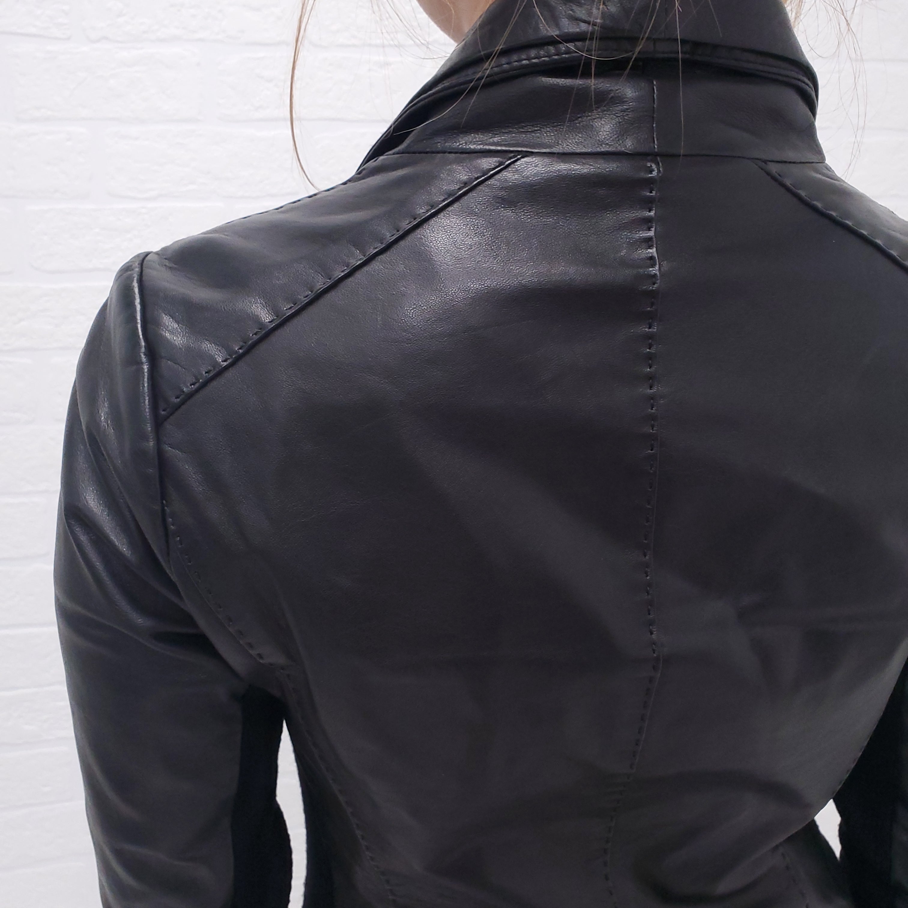 VINCE BLACK LEATHER JACKET - SIZE XS