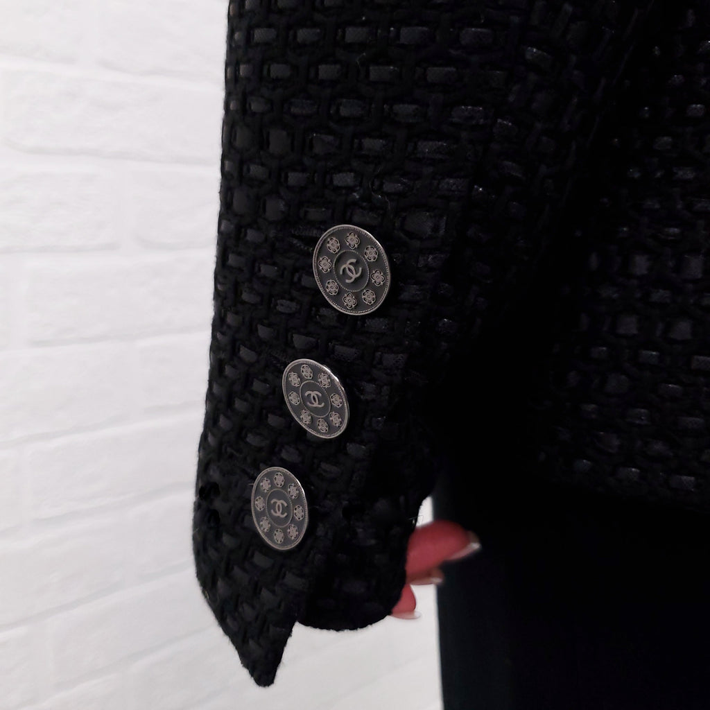 CHANEL BLACK LUREX TWEED JACKET WITH LOGO BUTTONS - SIZE 42
