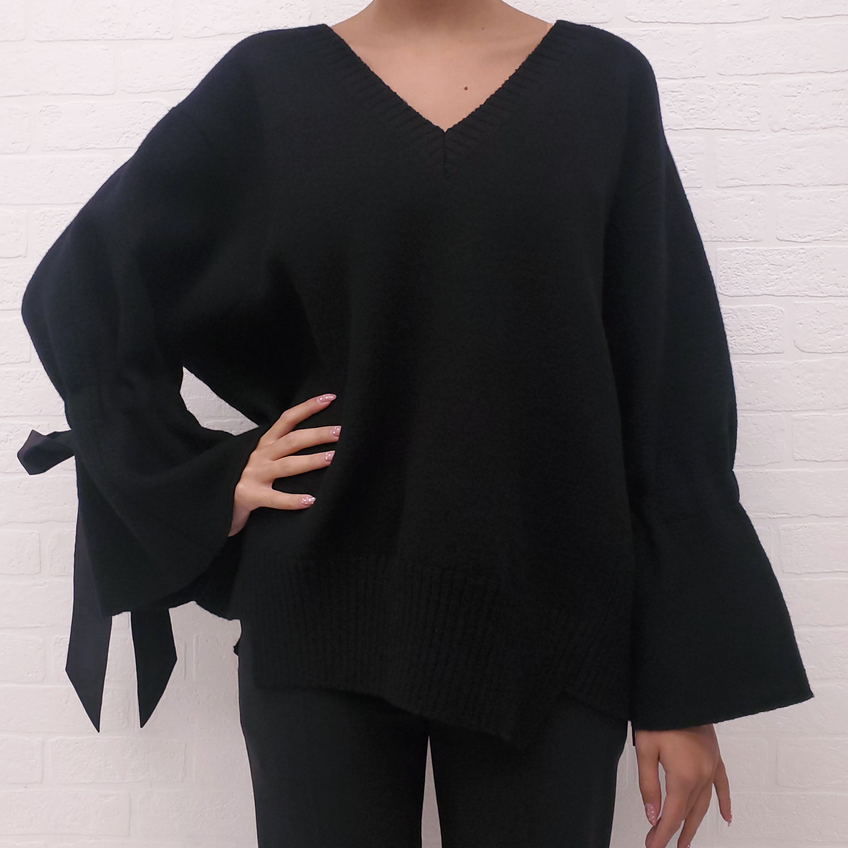 VALENTINO BLACK VIRGIN WOOL SWEATER WITH BOW BELL SLEEVES - SIZE XS