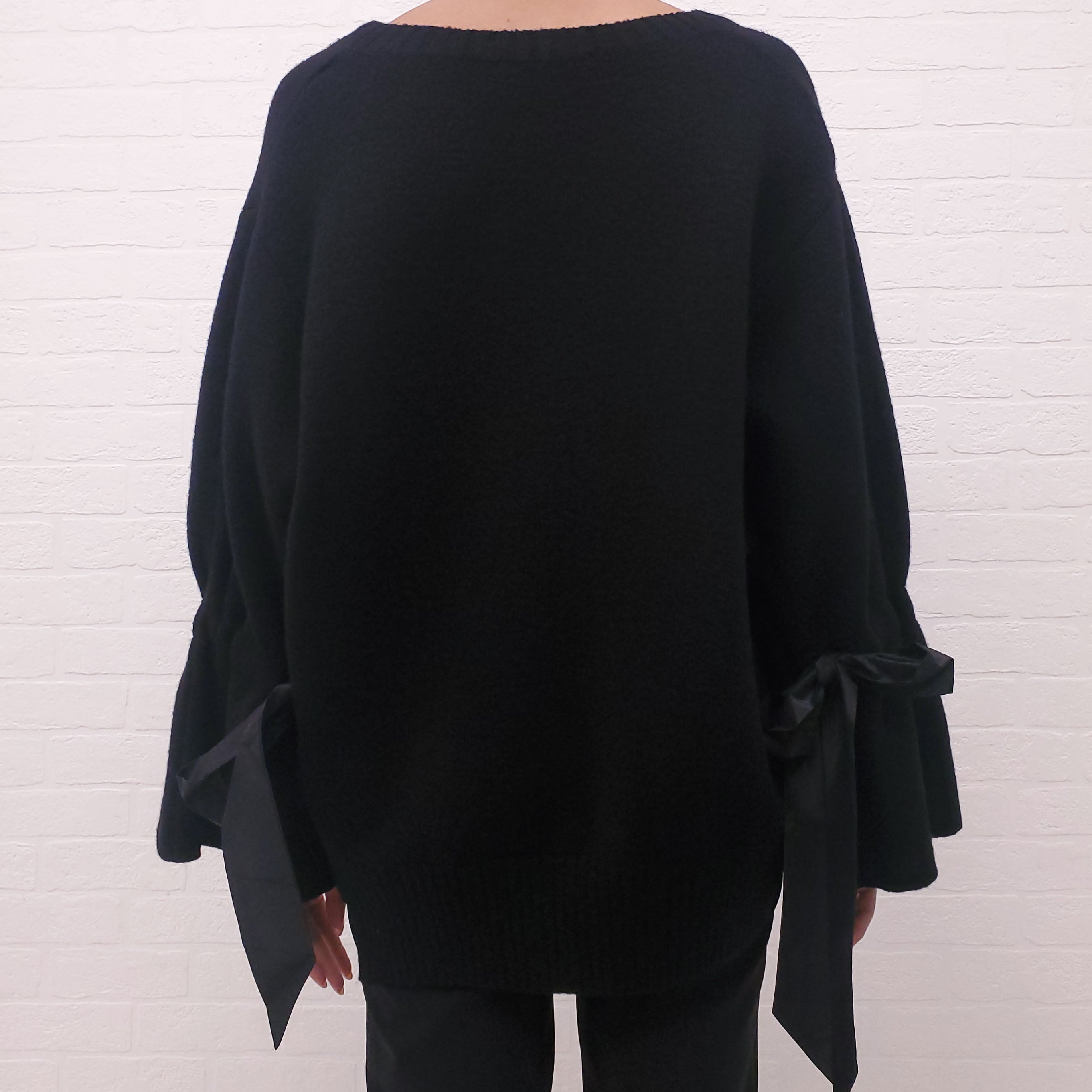VALENTINO BLACK VIRGIN WOOL SWEATER WITH BOW BELL SLEEVES - SIZE XS