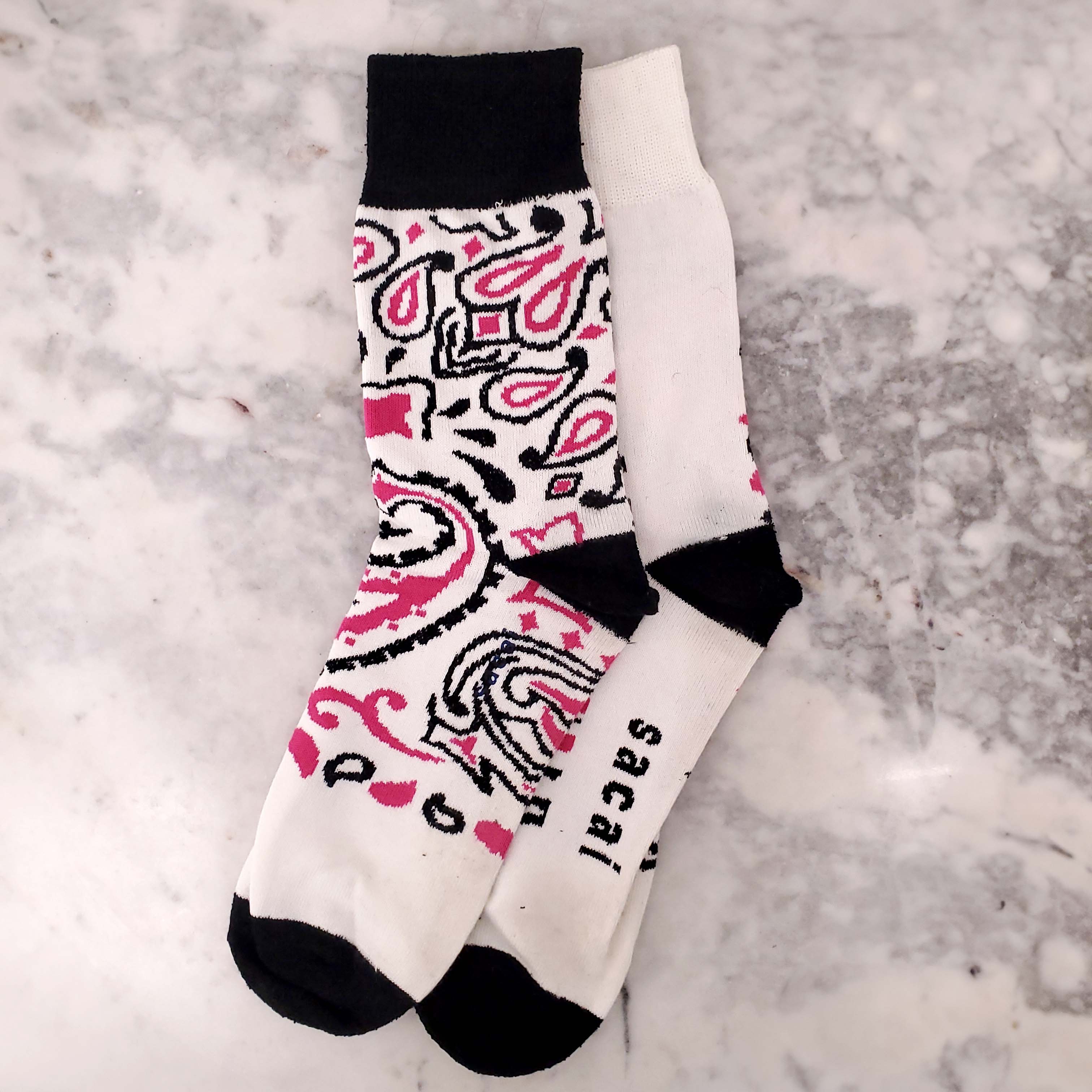 SACAI WHITE, BLACK, AND PINK SOCKS - SIZE L