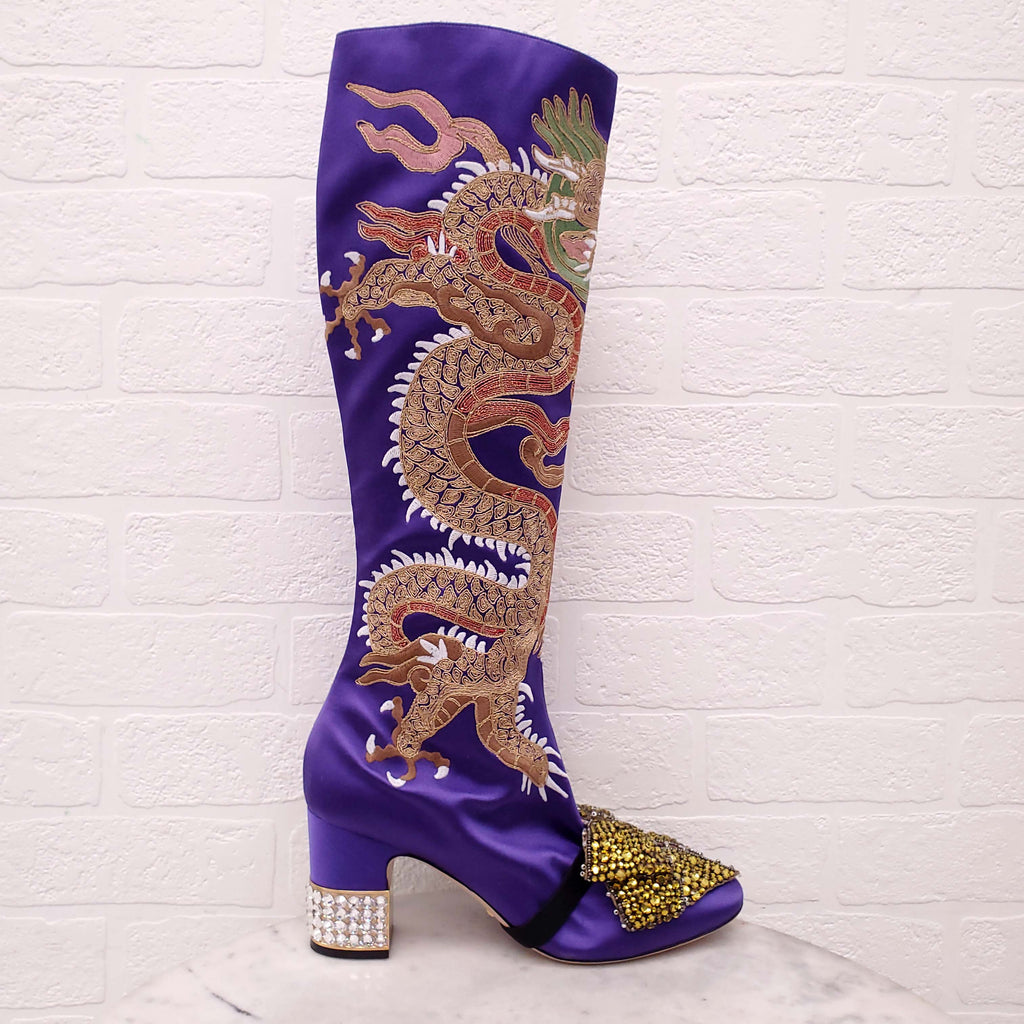 GUCCI DRAGON ACCENT STAIN BOOTS WITH CRYSTAL BOW DETAIL - SIZE 39