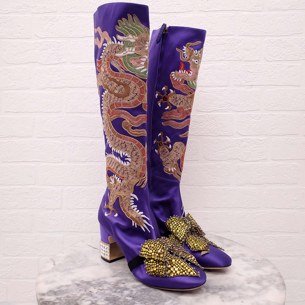 GUCCI DRAGON ACCENT STAIN BOOTS WITH CRYSTAL BOW DETAIL - SIZE 39