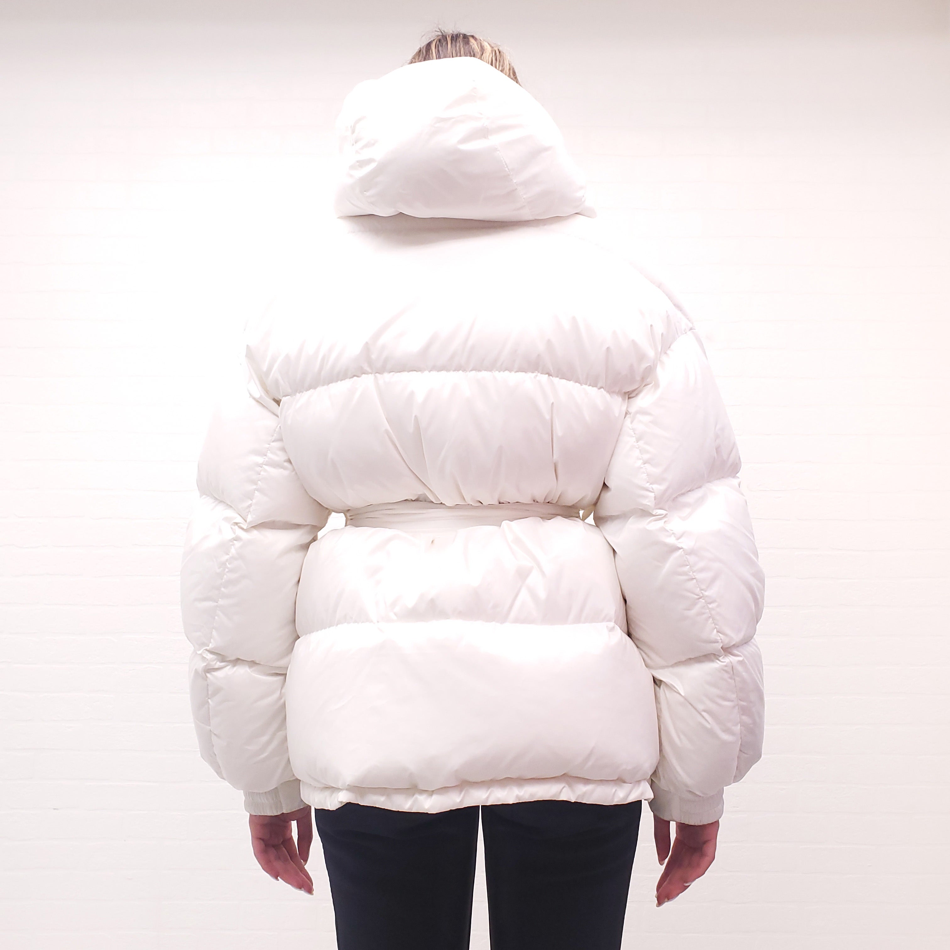 PERFECT MOMENT WHITE PUFFER COAT WITH BELT - SIZE L