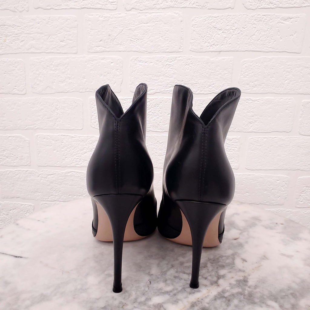 GIANVITO ROSSI BLACK LEATHER BOOTIES - SIZE 39