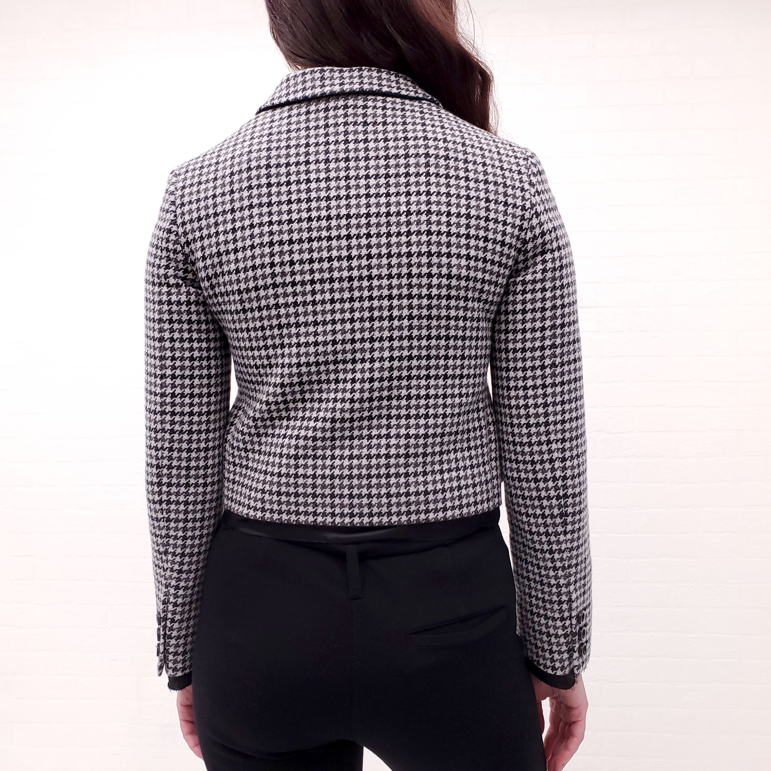 MIU MIU CROPPED HOUNDSTOOTH BLAZER WITH LOGO - SIZE 36