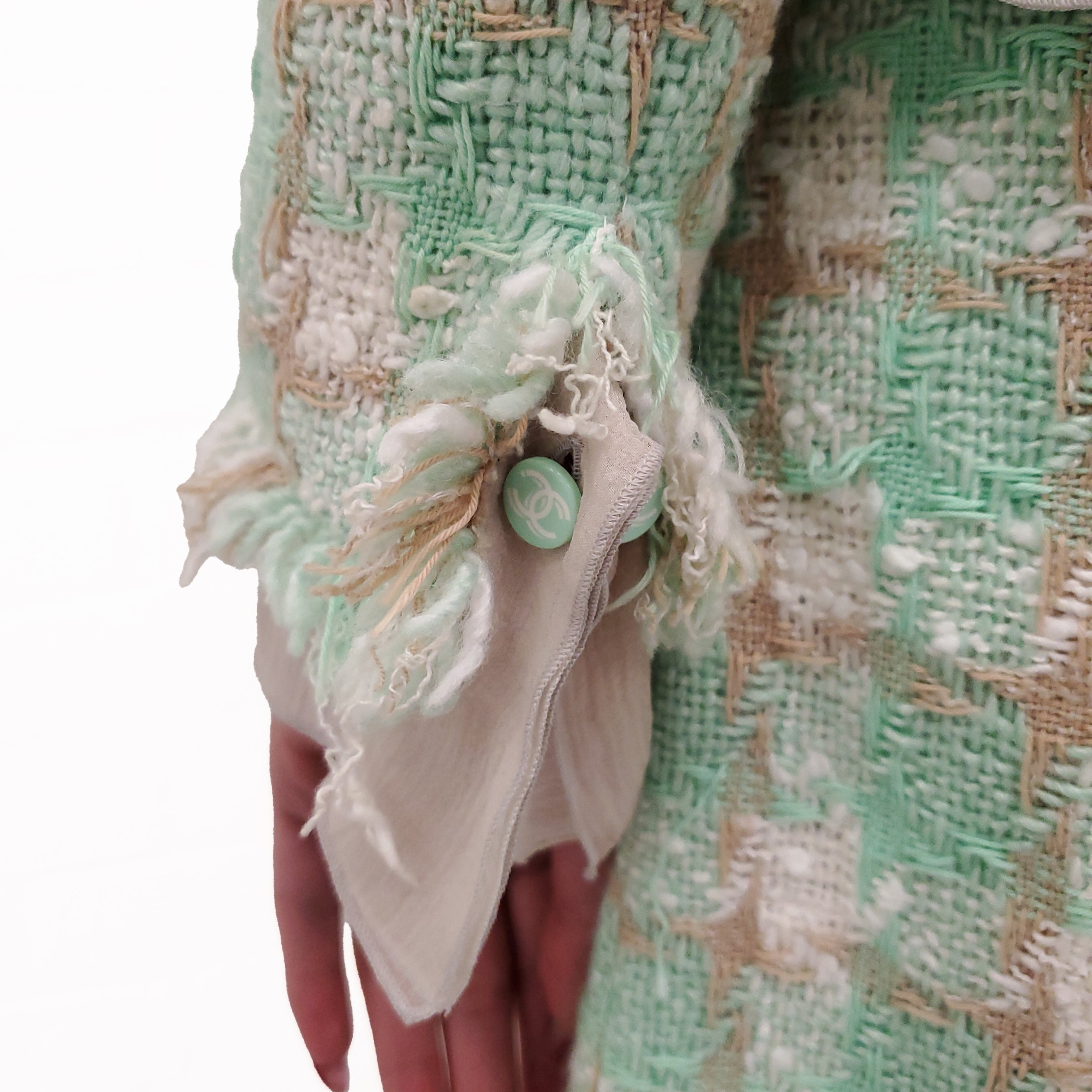 CHANEL MINT GREEN HOUNDSTOOTH TWEED SUIT WITH REMOVABLE CAMILA BROOCHES - SIZE 40