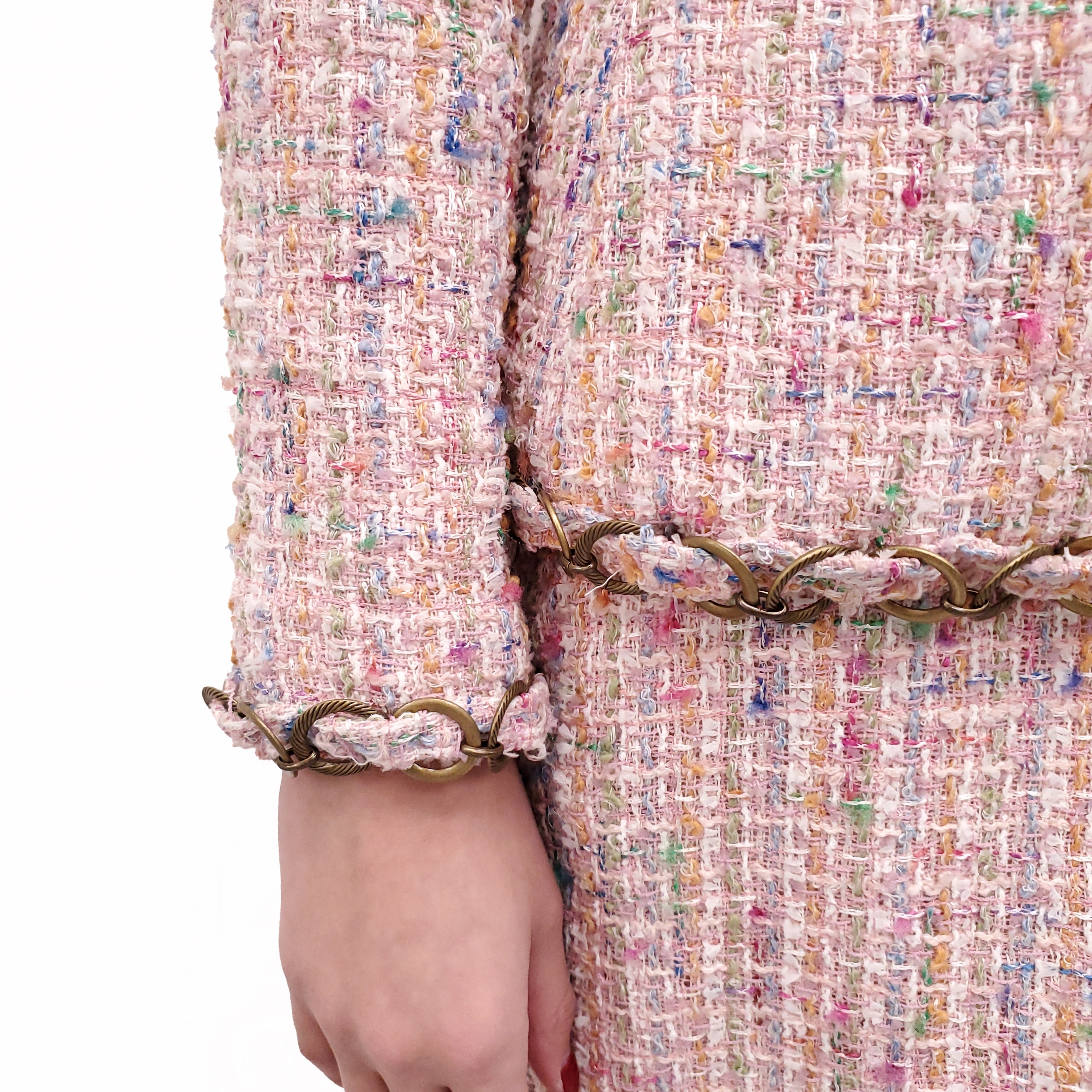 CHANEL PINK TWEED SUIT WITH CHAIN DETAIL - SIZE 40