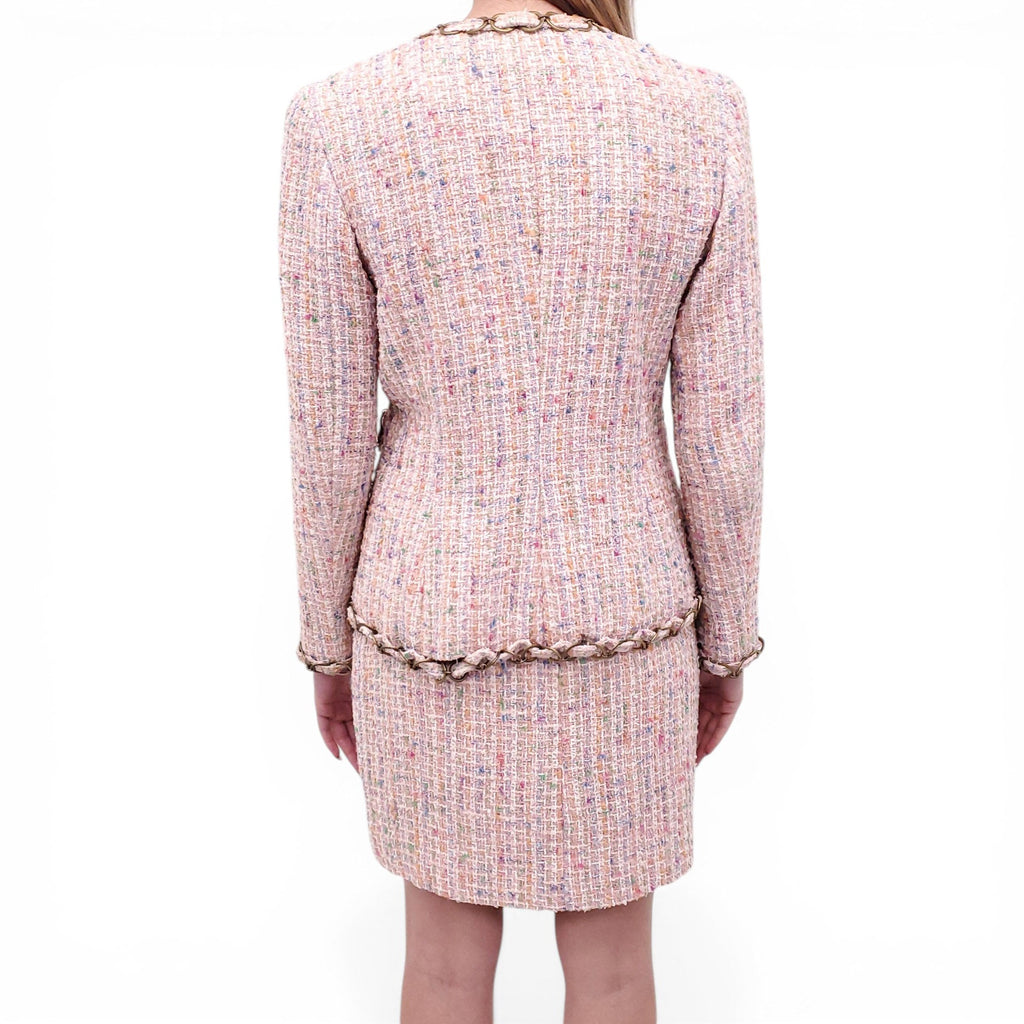 CHANEL PINK TWEED SUIT WITH CHAIN DETAIL - SIZE 40