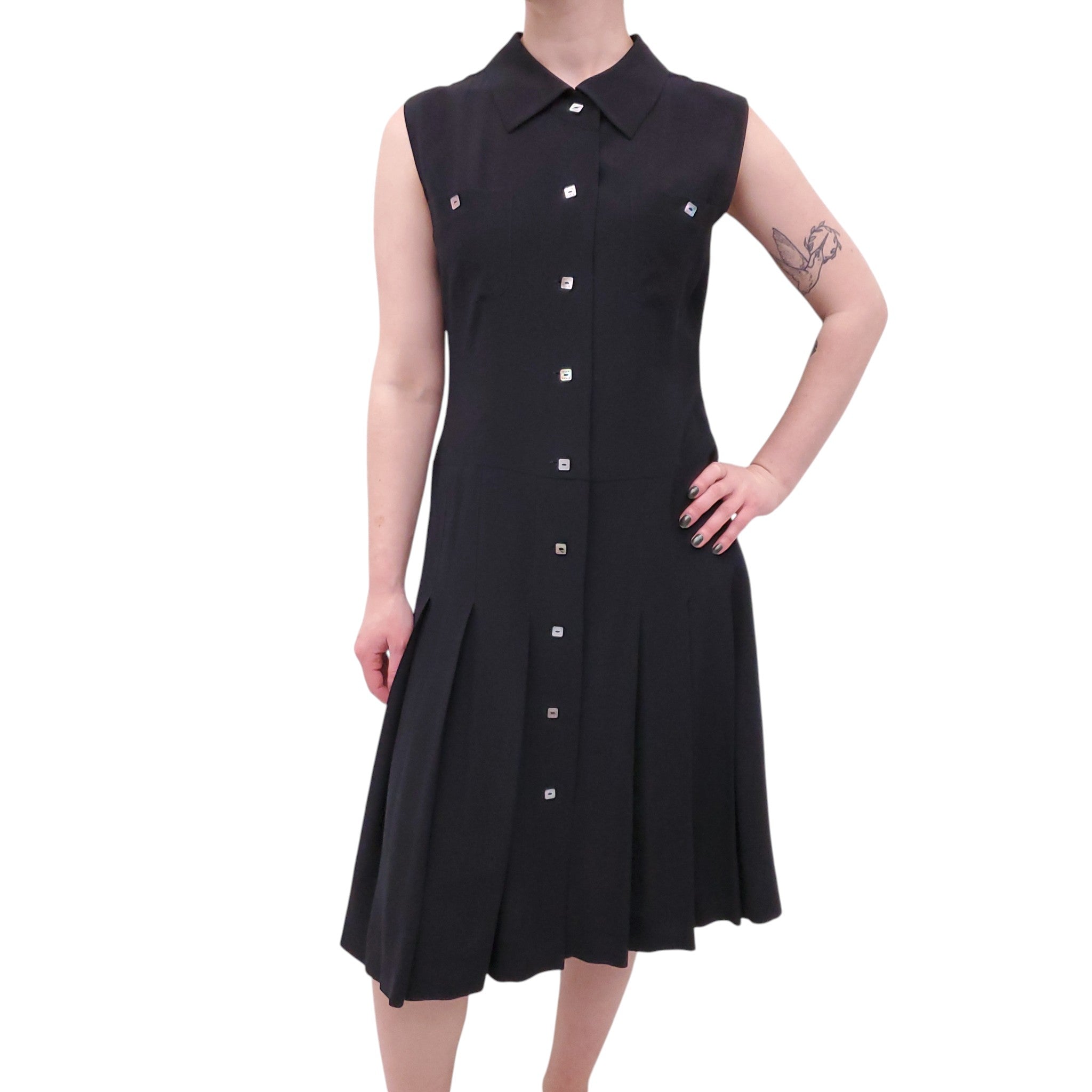 CHANEL BLACK SILK SLEEVELESS BUTTON UP PLEATED DRESS - SIZE 40
