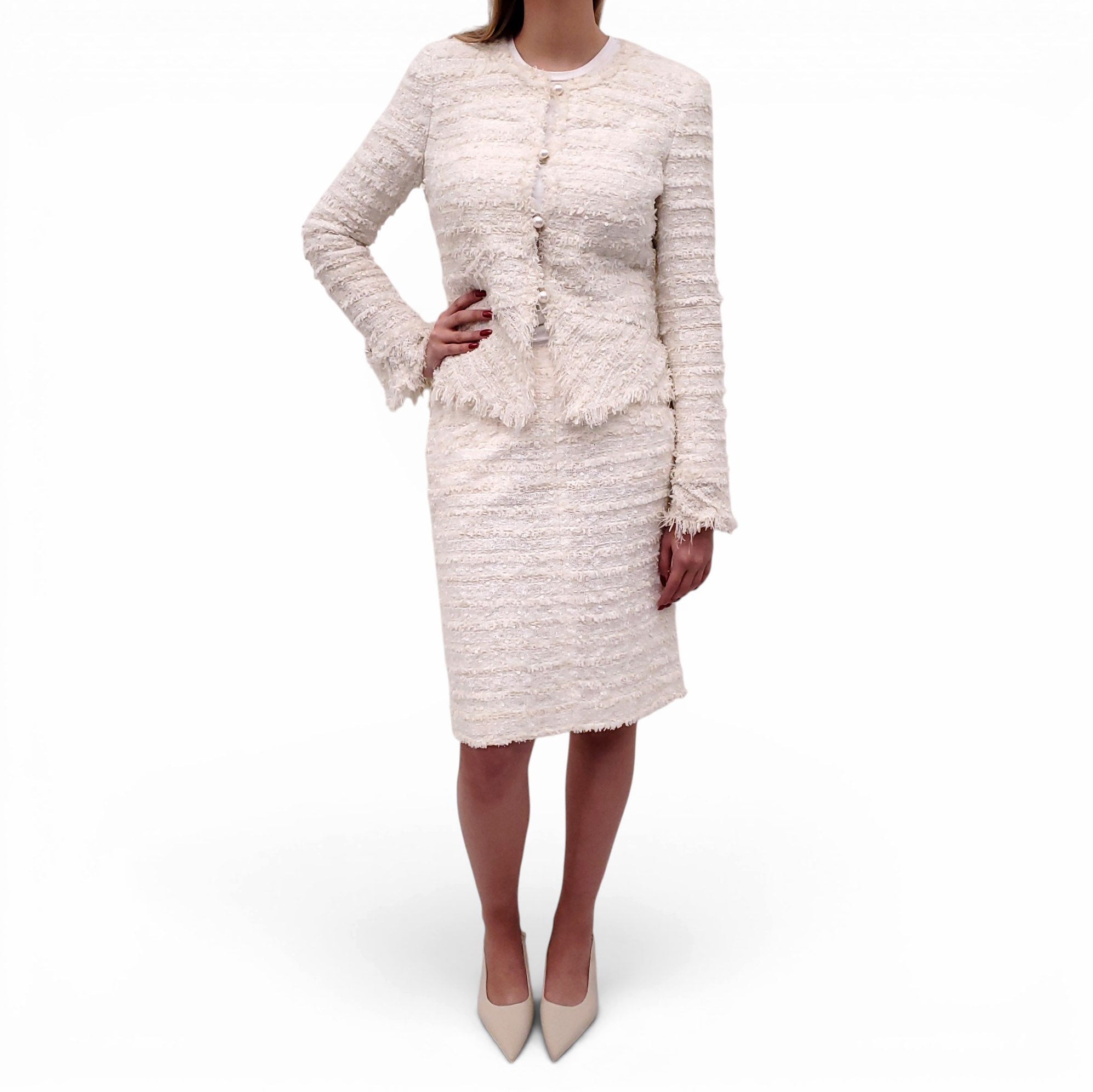 CHANEL 2005 CREAM TWEED SEQUIN SUIT WITH PEARL LOGO BUTTONS - SIZE 42