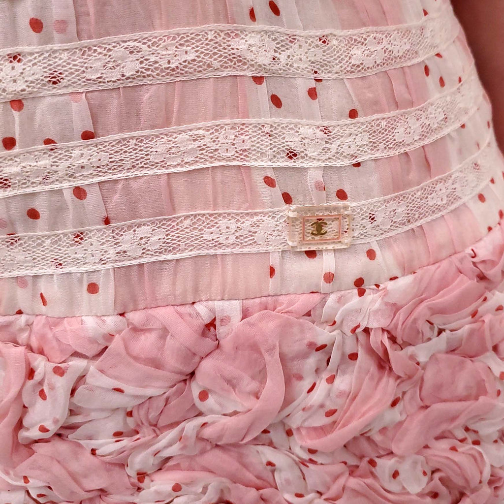 CHANEL S/S 2002 PINK POLKA DOT RUCHED PATTERNED DRESS WITH LACE AND LOGO DETAIL - SIZE 40
