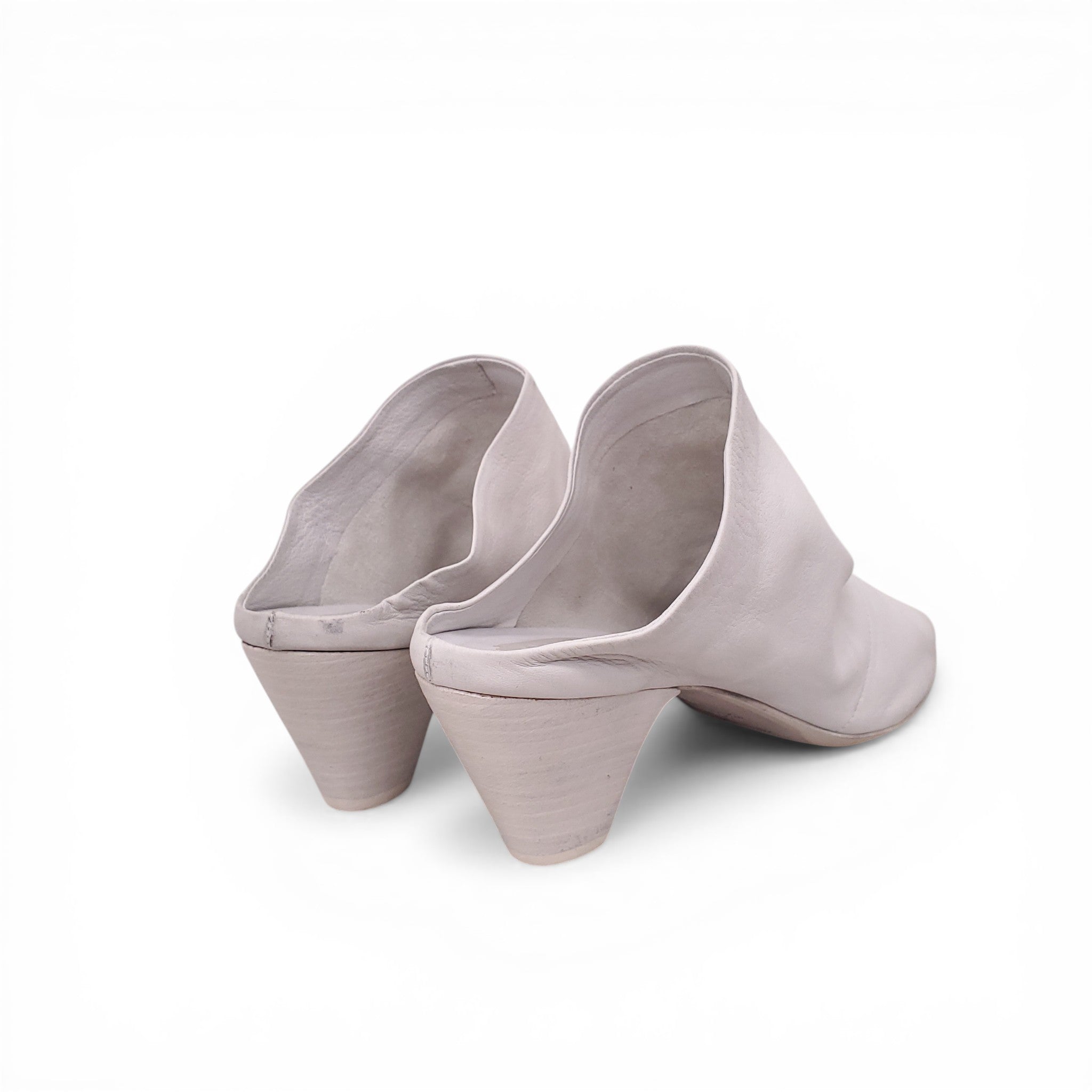 MARSÈLL WHITE LEATHER KITTEN HEELS - SIZE 38.5