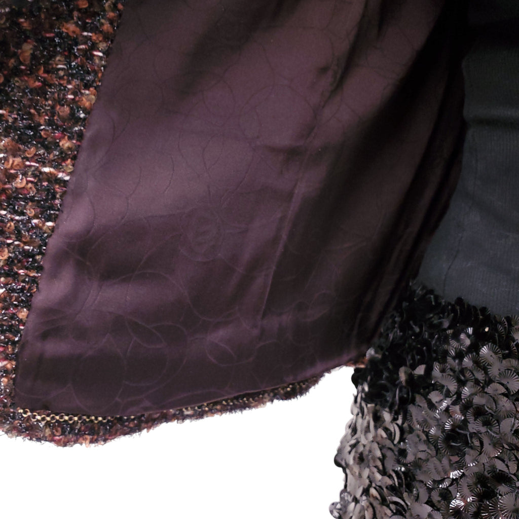 CHANEL BROWN AND BLACK METALLIC TWEED JACKET WITH PAILLETTE SEQUIN COLLAR - SIZE 40