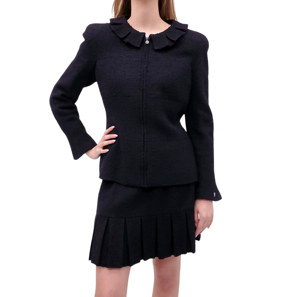 CHANEL 1997 BLACK TWEED SUIT WITH RUFFLE DETAIL - SIZE 38