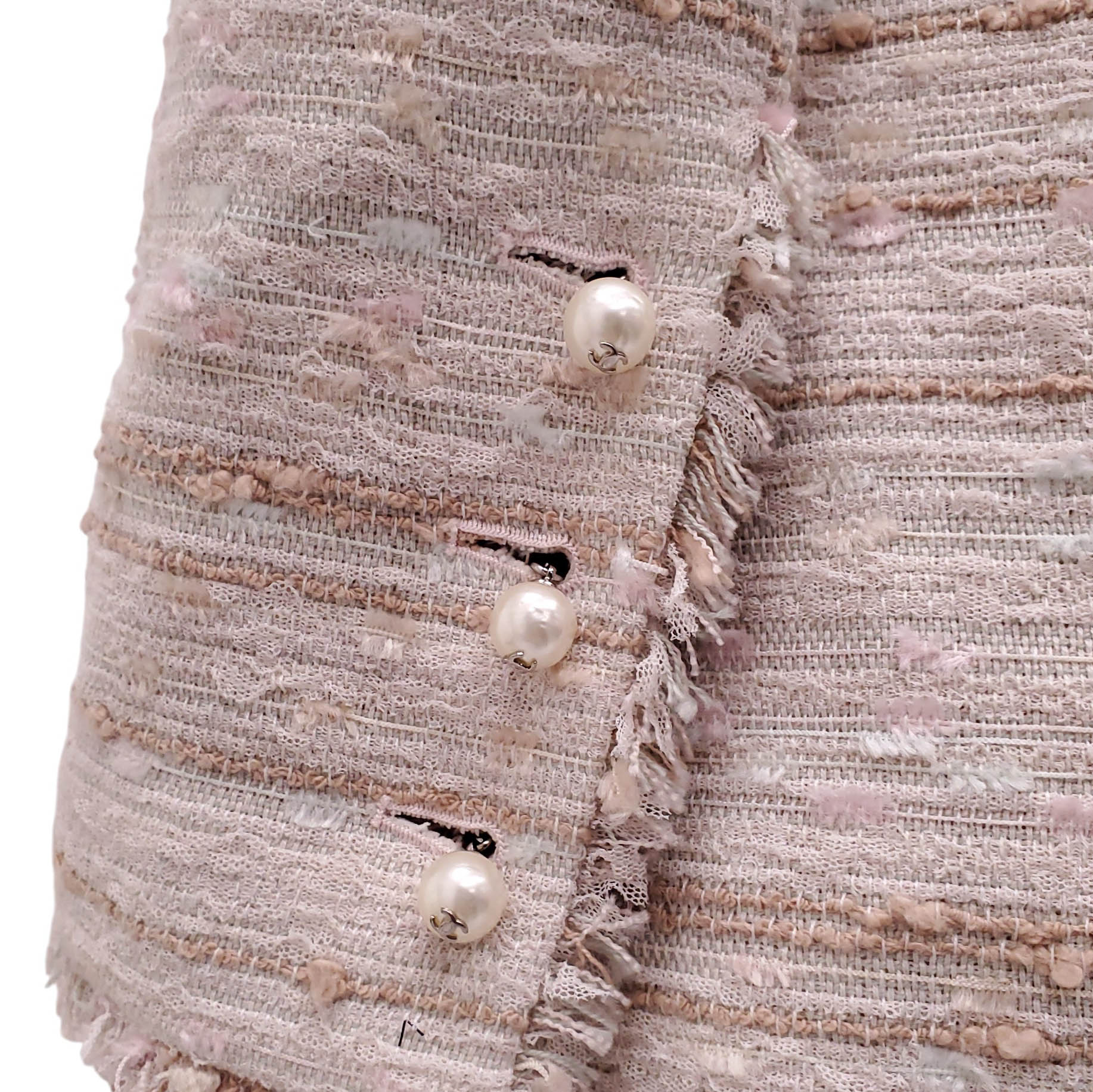 CHANEL S/S 2004 LIGHT PINK TWEED THREE-PIECE SUIT WITH BELT - SIZE 40