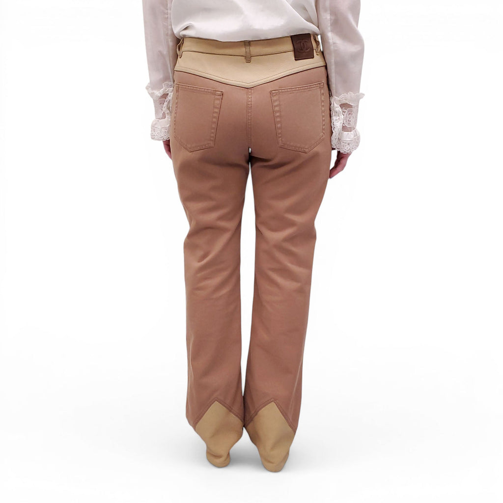 CHANEL TWO-TONED CAMEL JEANS WITH LEATHER DETAIL AND LOGO BUTTON - SIZE 40