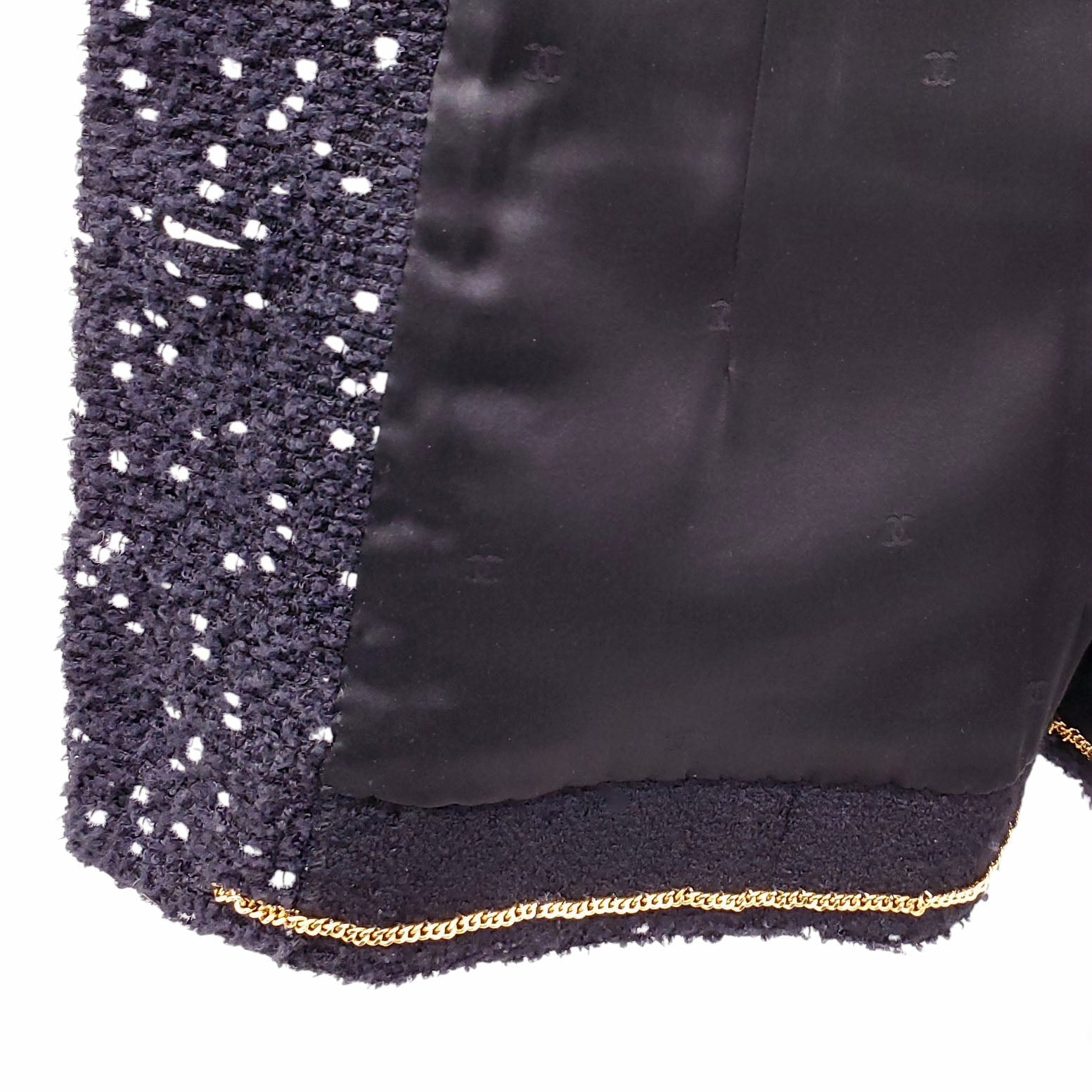 CHANEL F/W 1995 BLACK AND WHITE TWEED JACKET WITH LOGO BUTTONS - SIZE 40