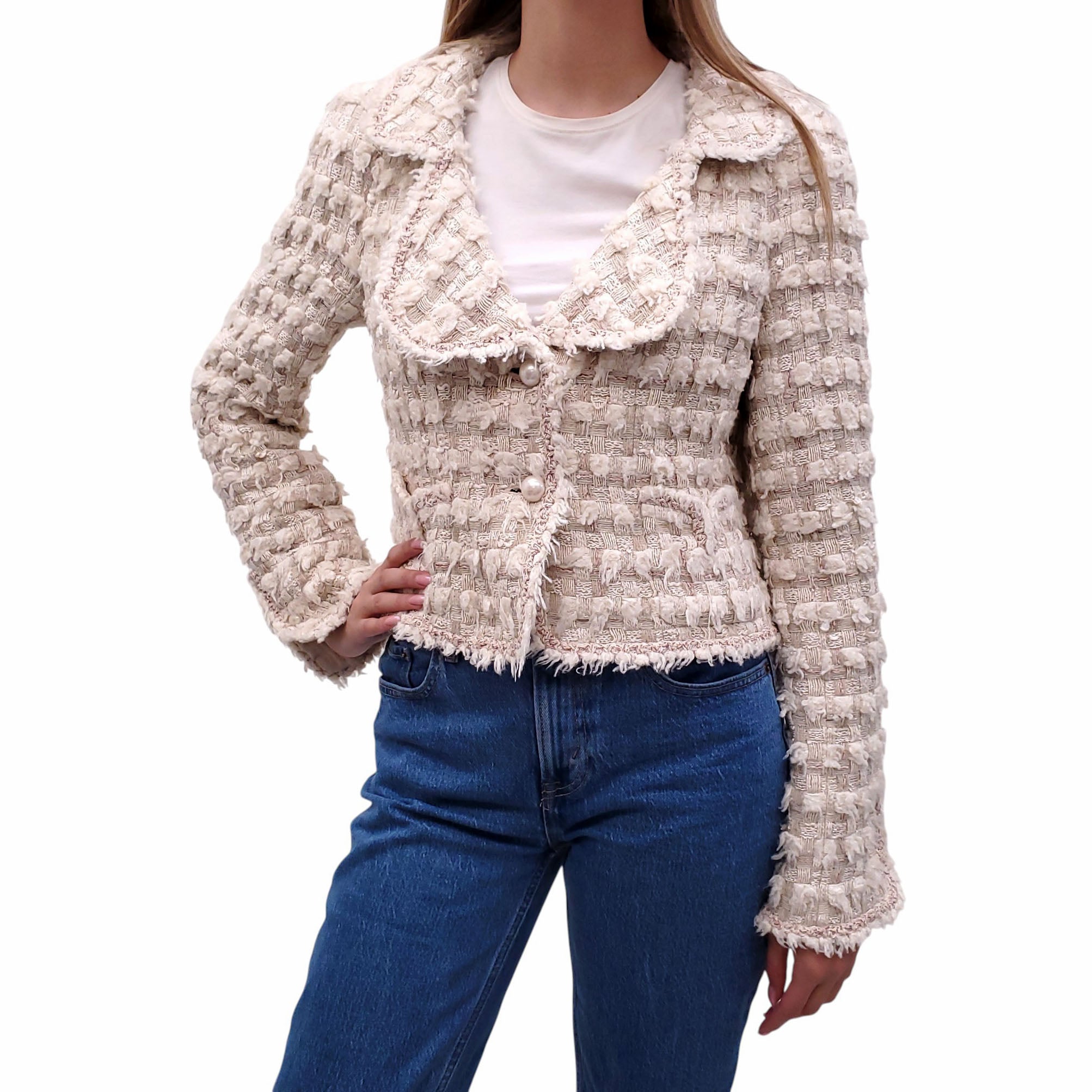 CHANEL F/W 2005 CREAM TWEED FRINGE JACKET WITH PEARL BUTTONS - SIZE 40
