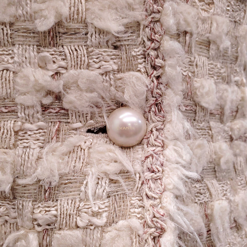 CHANEL F/W 2005 CREAM TWEED FRINGE JACKET WITH PEARL BUTTONS - SIZE 40