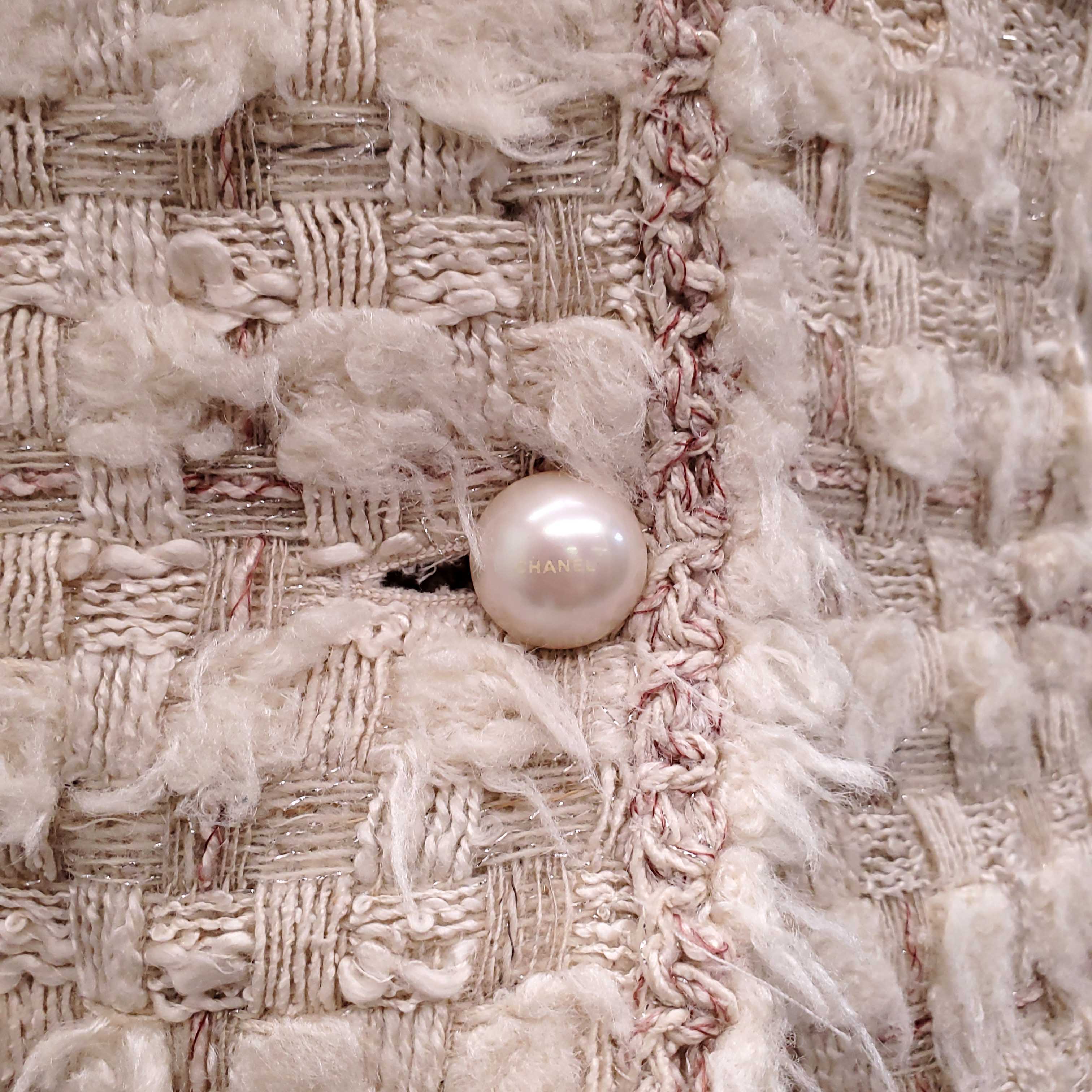 CHANEL F/W 2005 CREAM TWEED FRINGE JACKET WITH PEARL BUTTONS - SIZE 40
