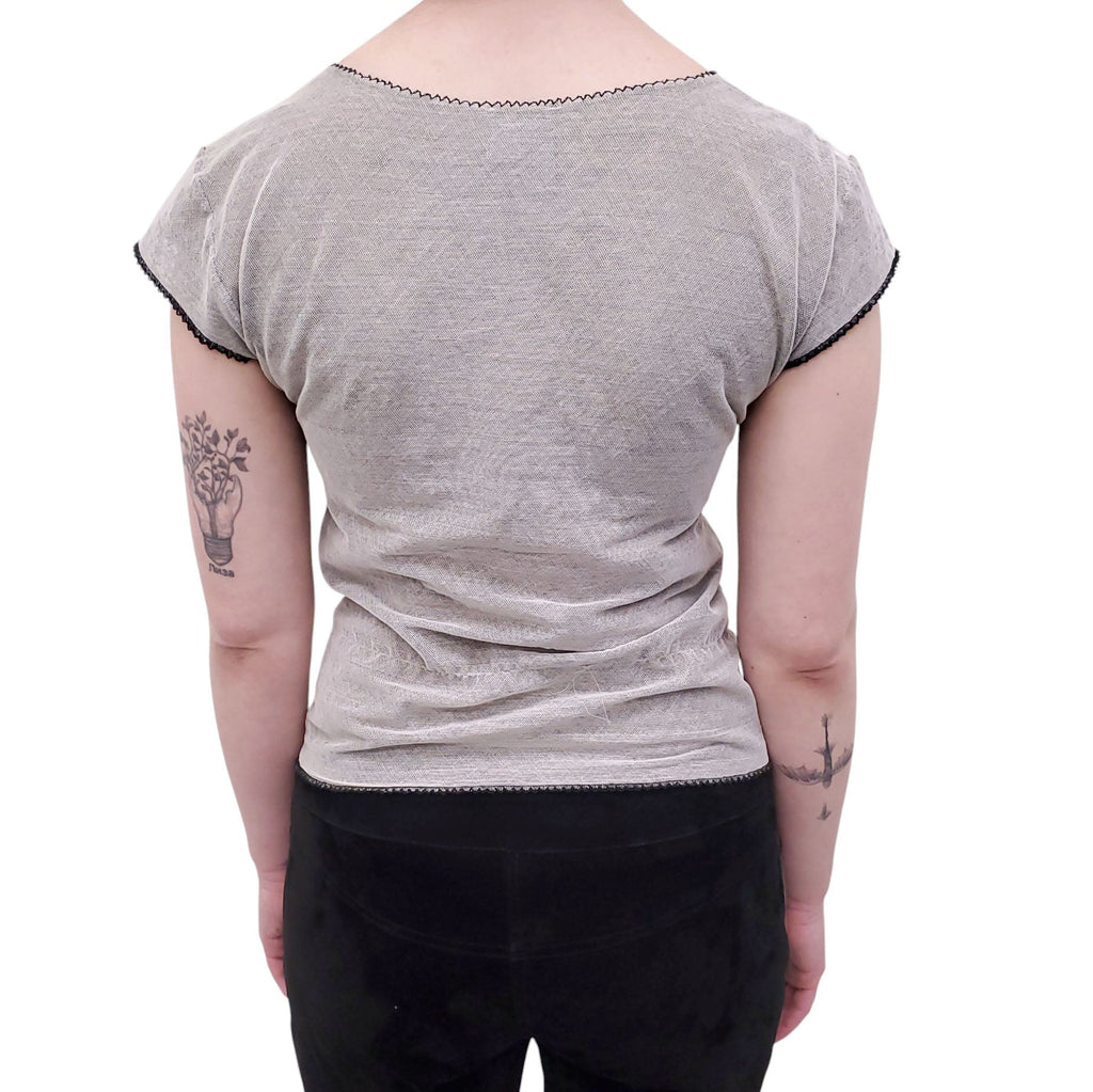 CHANEL S/S 2004 CREAM AND BLACK MESH T-SHIRT WITH LOGO - SIZE 40