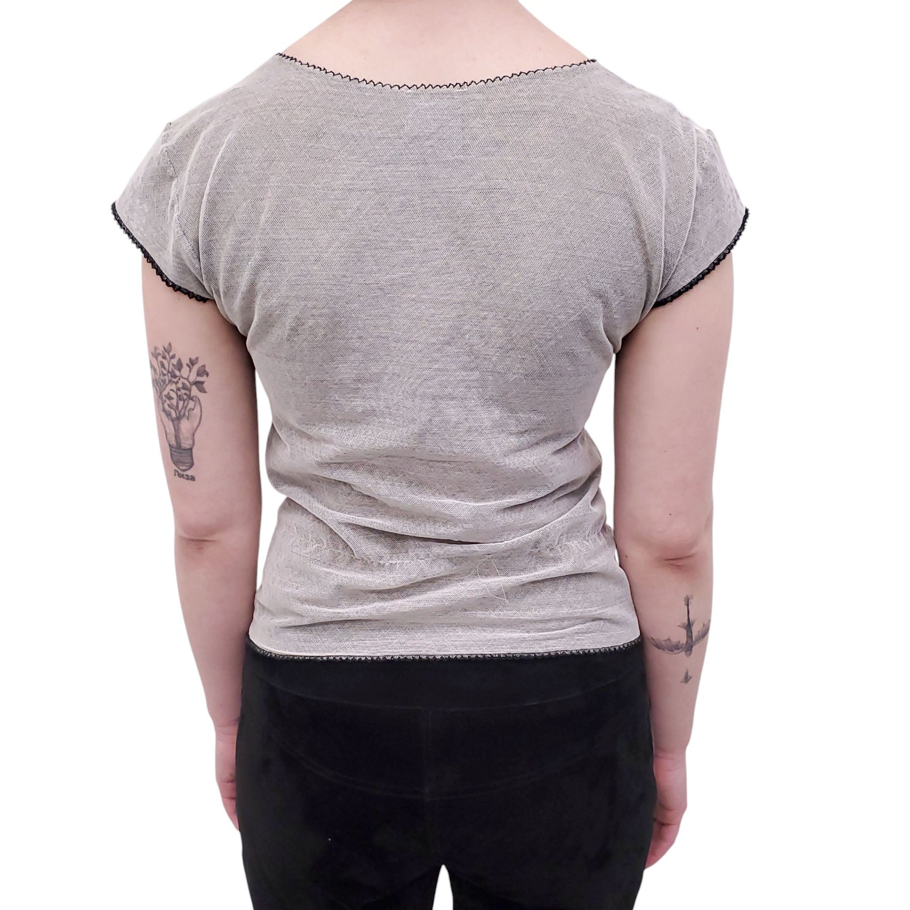 CHANEL S/S 2004 CREAM AND BLACK MESH T-SHIRT WITH LOGO - SIZE 40