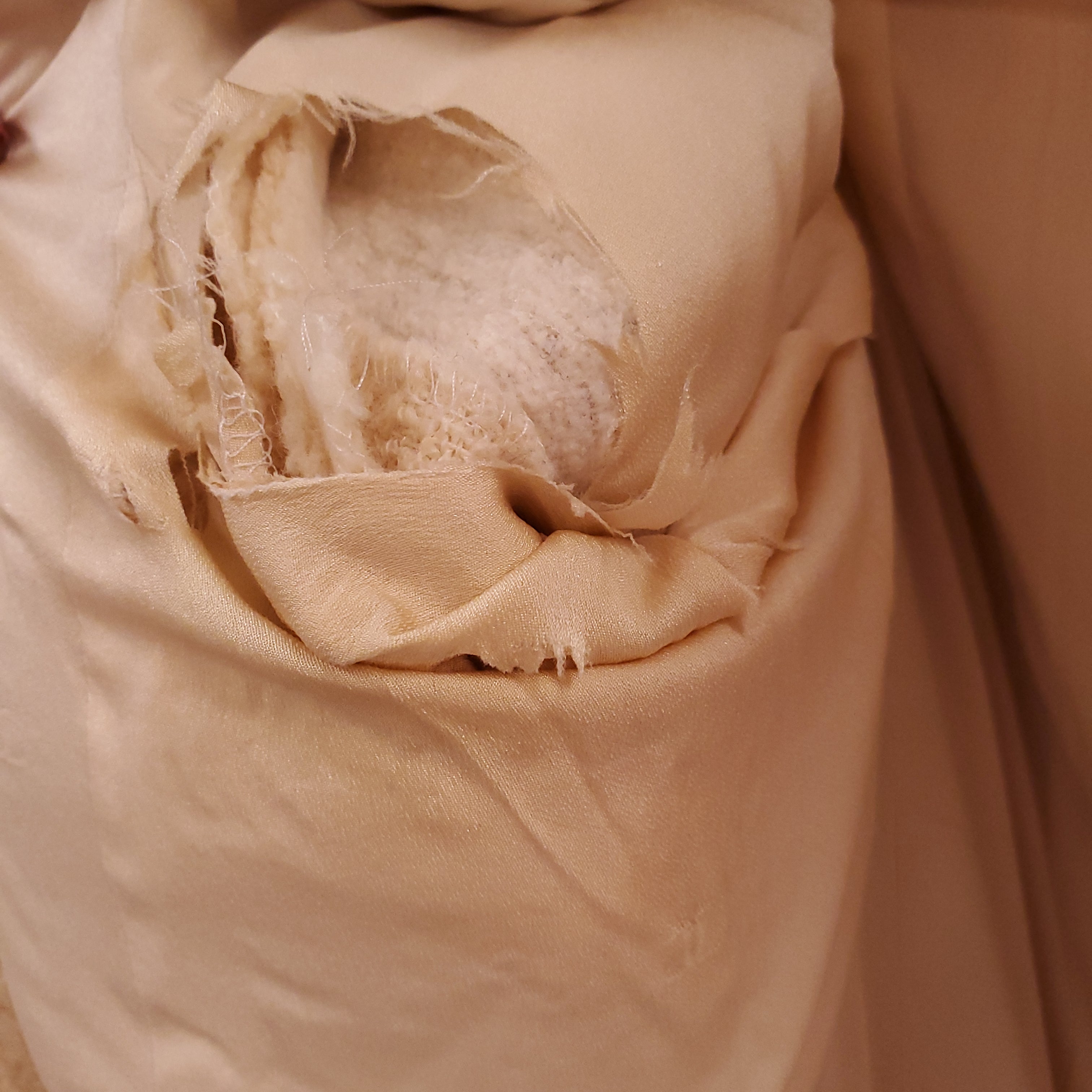 CHANEL 1996 CREAM TWEED DOUBLE BREASTED JACKET WITH MOTHER OF PEARL LOGO BUTTONS - SIZE 40
