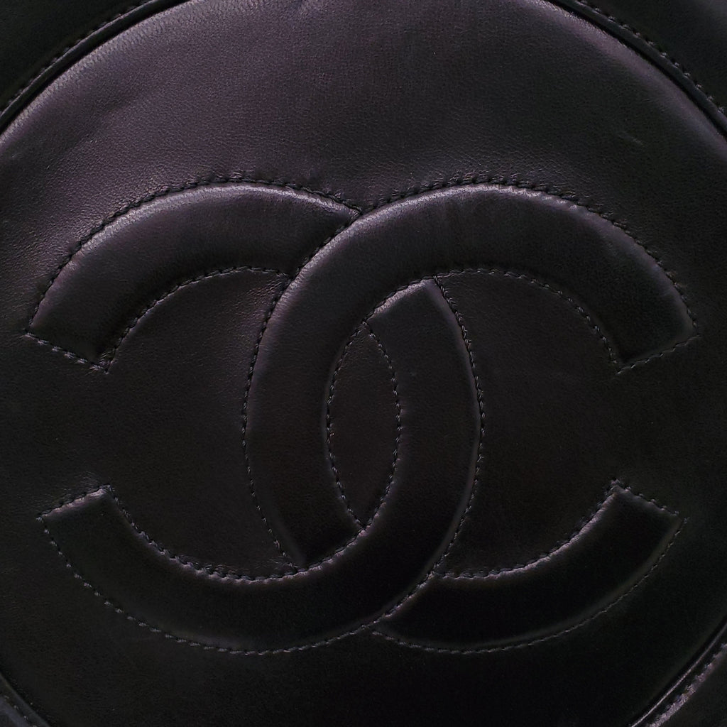 CHANEL VINTAGE BLACK ROUND CC WRISTLET