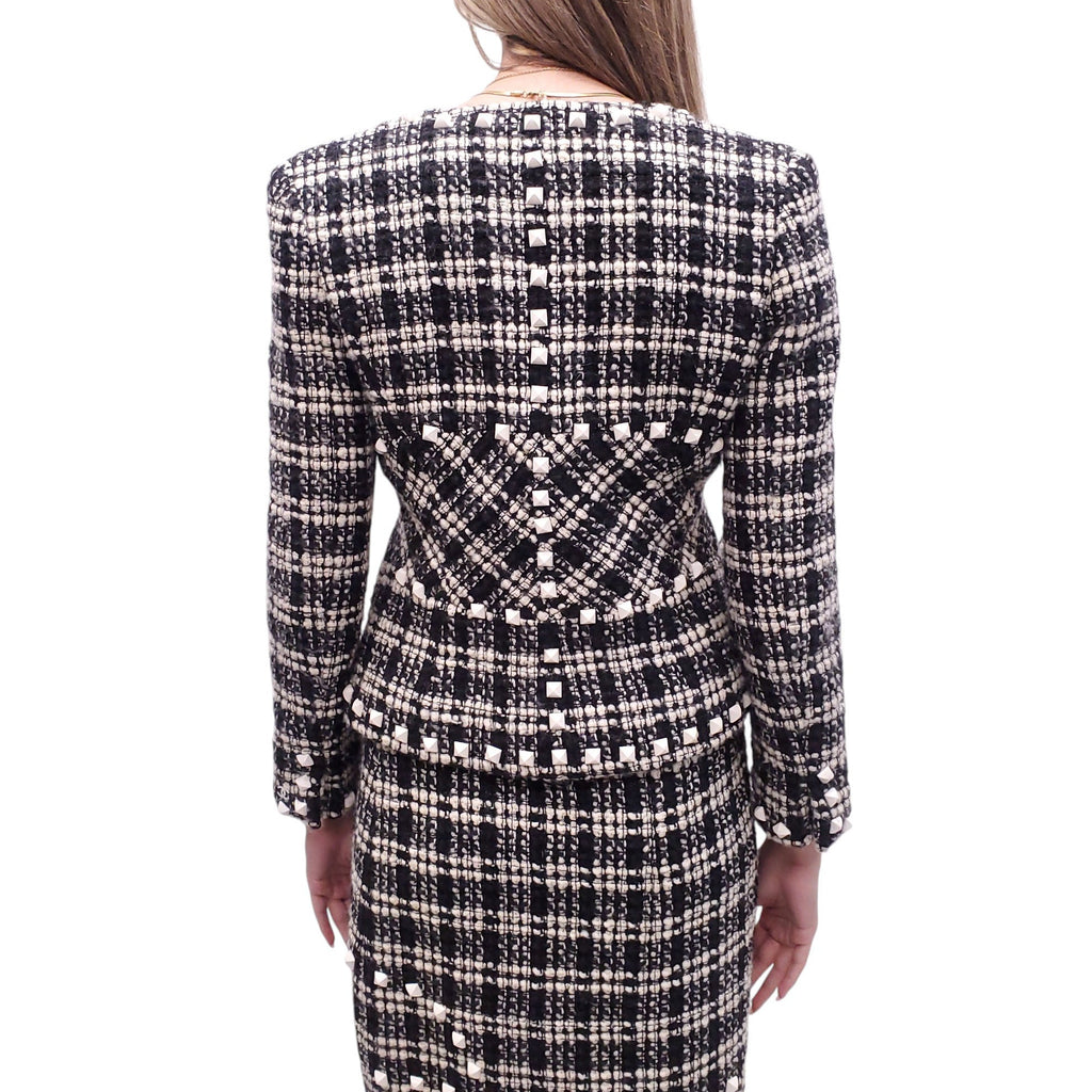 CHANEL CREAM AND BLACK METALLIC TWEED SUIT WITH STUDDED DETAIL - SIZE 38/40