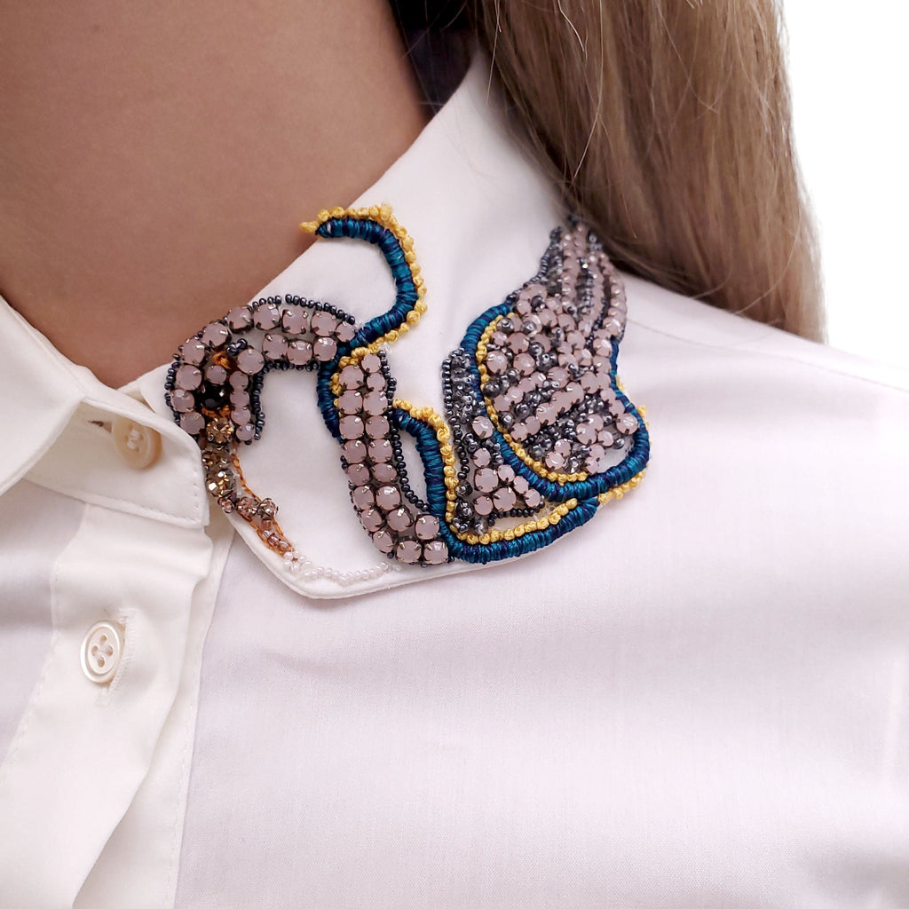 RED VALENTINO WHITE BUTTON UP BLOUSE WITH EMBROIDERED COLLAR DETAIL - SIZE 36